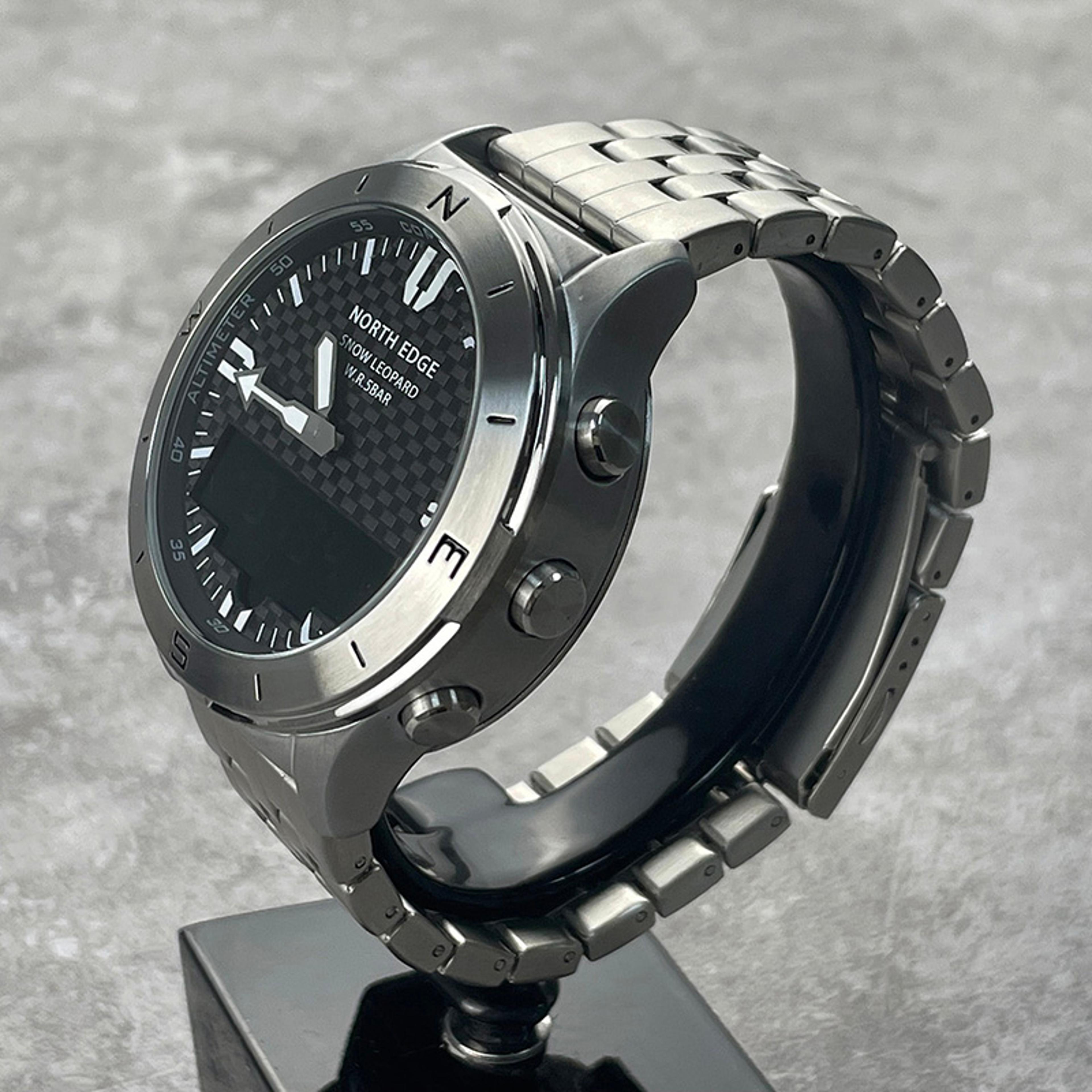men's outdoor sports watch with altimeter compass and 50m water resistance