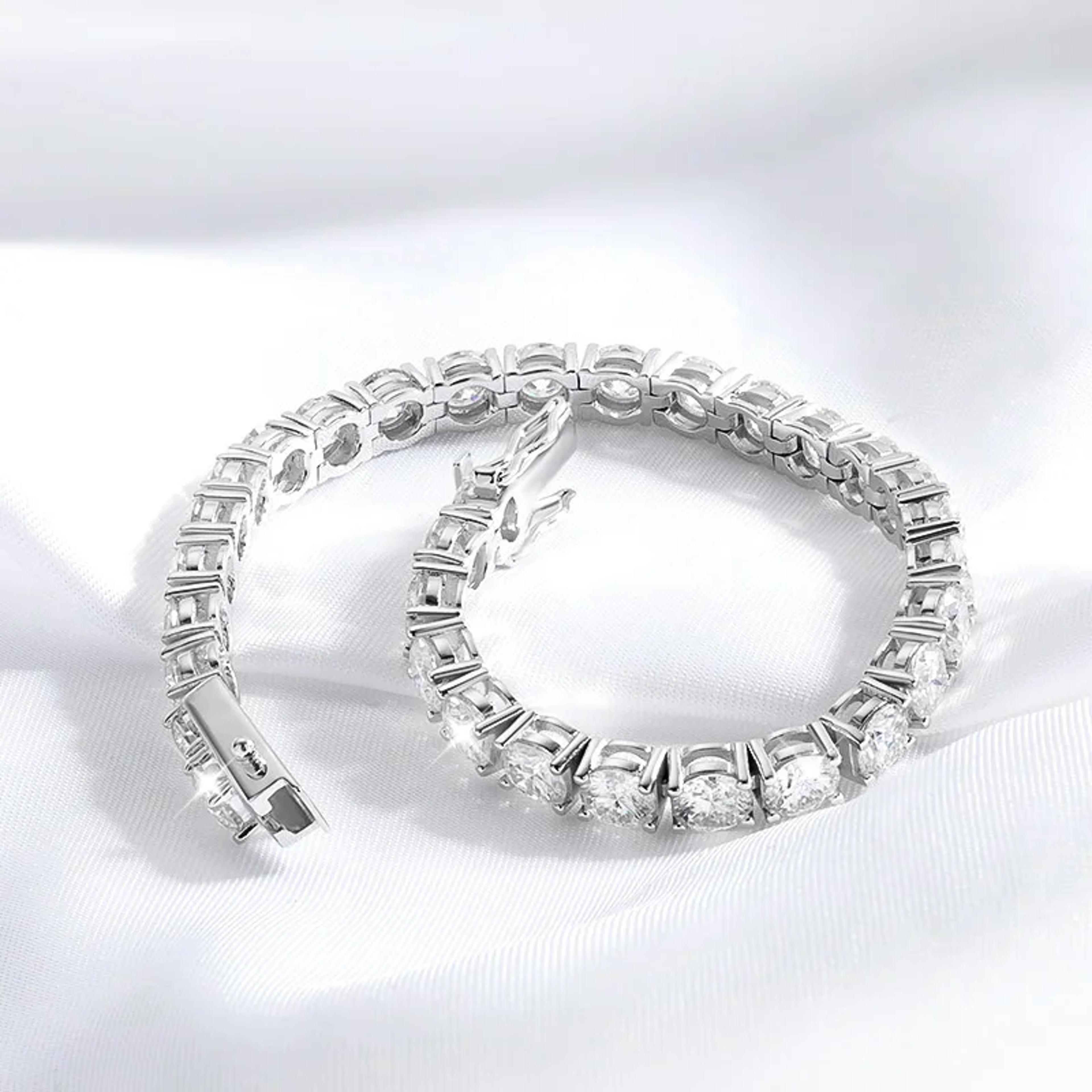 925 sterling silver moissanite tennis bracelet with 18k white gold plating