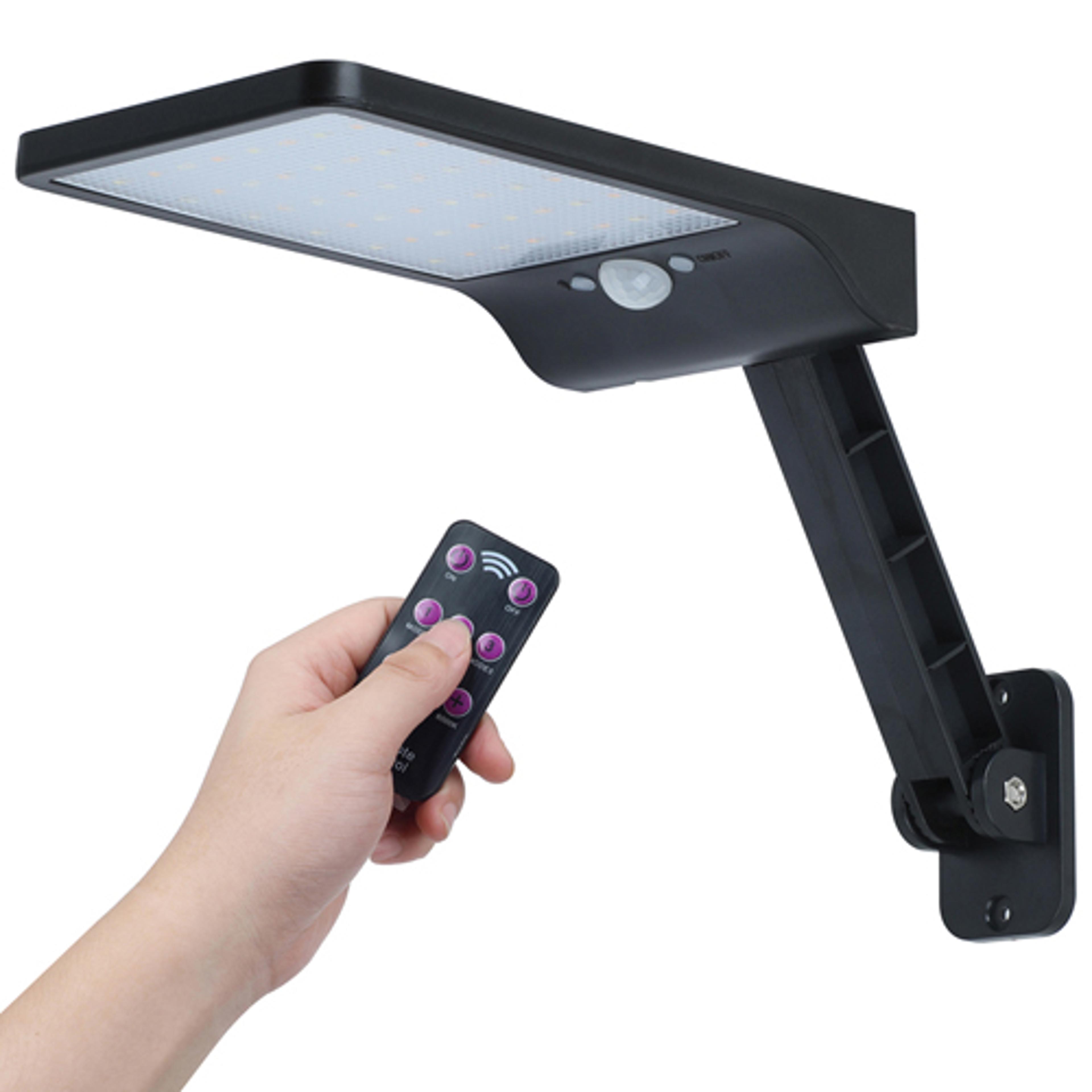 solar motion sensor outdoor light with 800lm led ip65 waterproof design and remote control