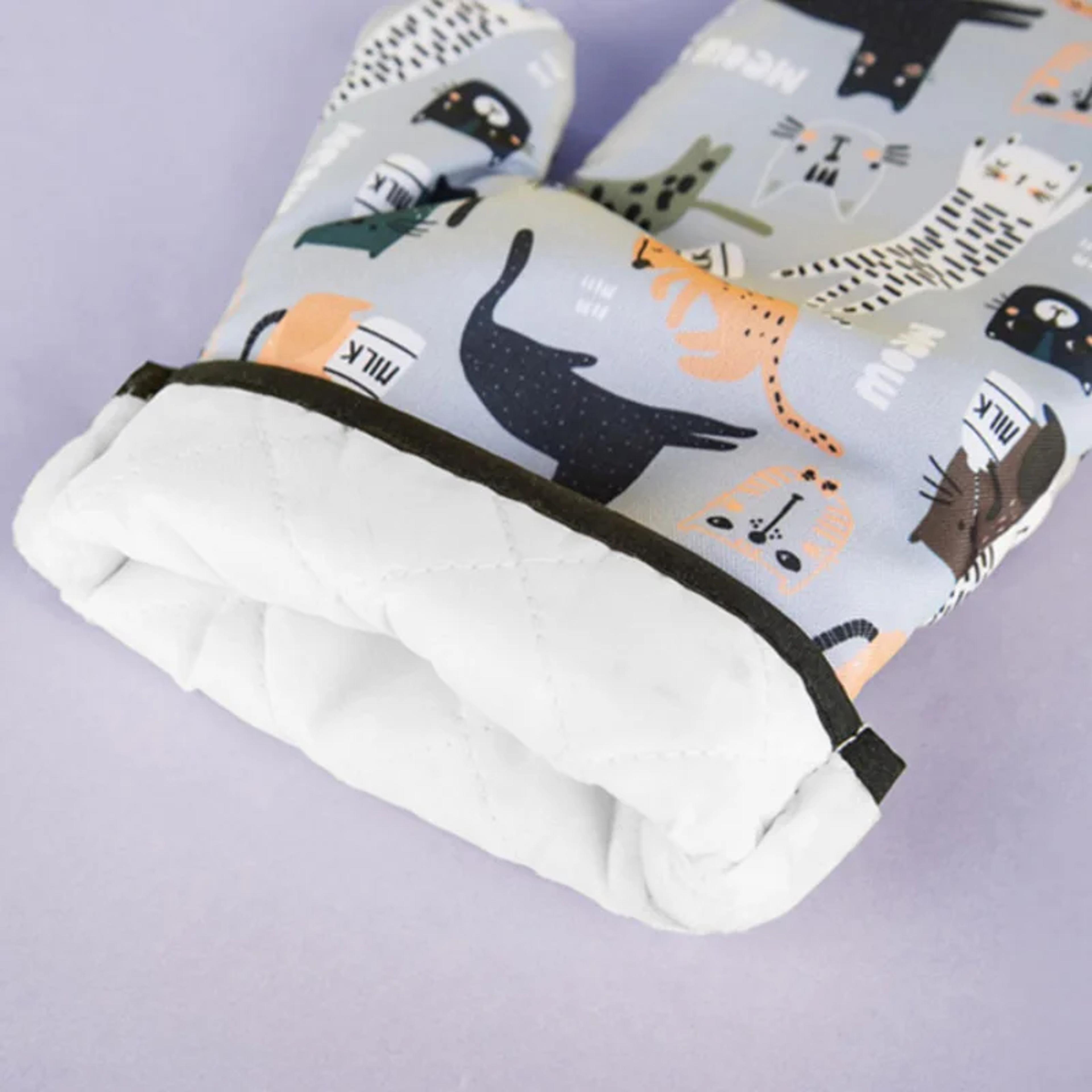 heat resistant cotton oven mitts with non slip grip and printed patterns