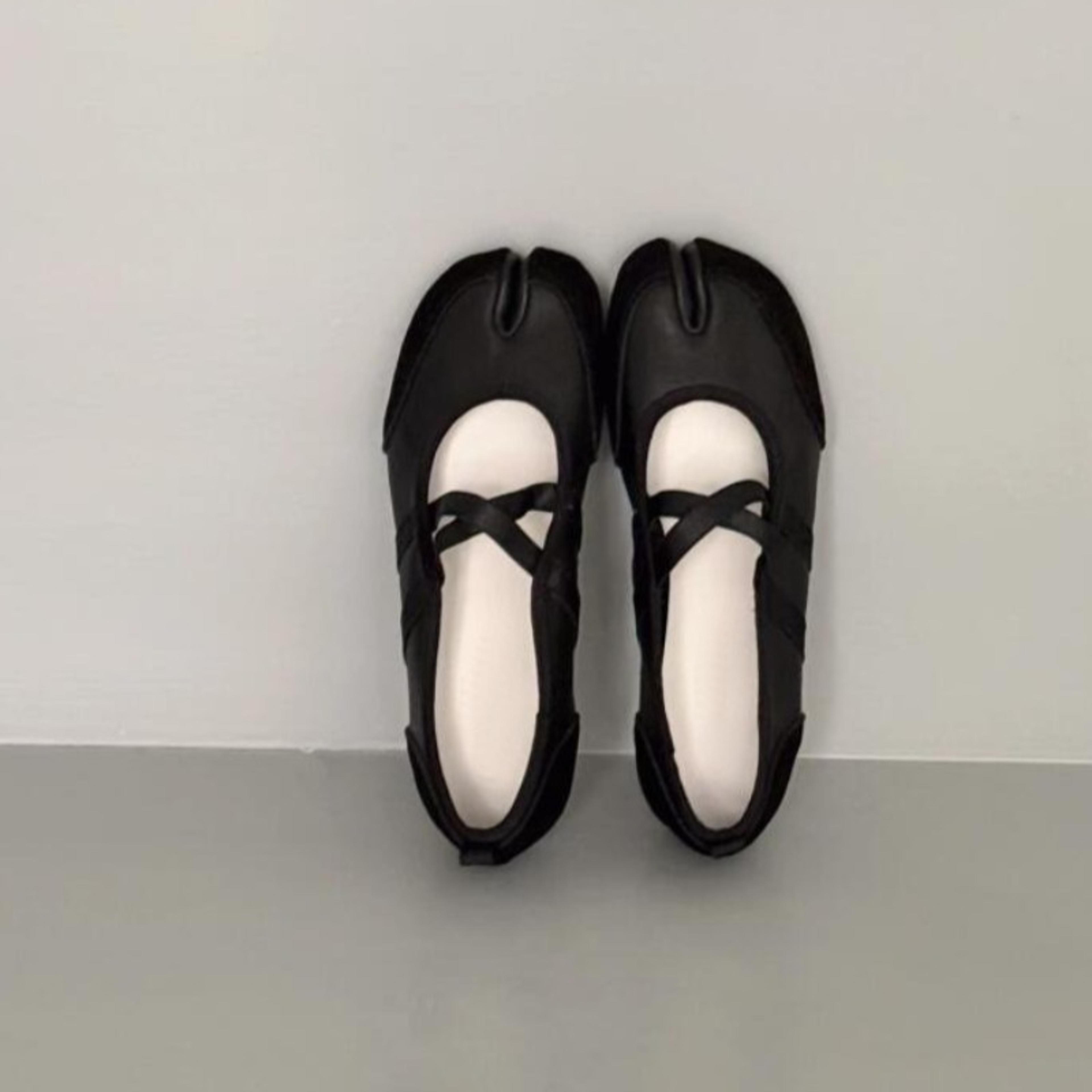 women's split toe ballet flats with elastic band and patchwork design