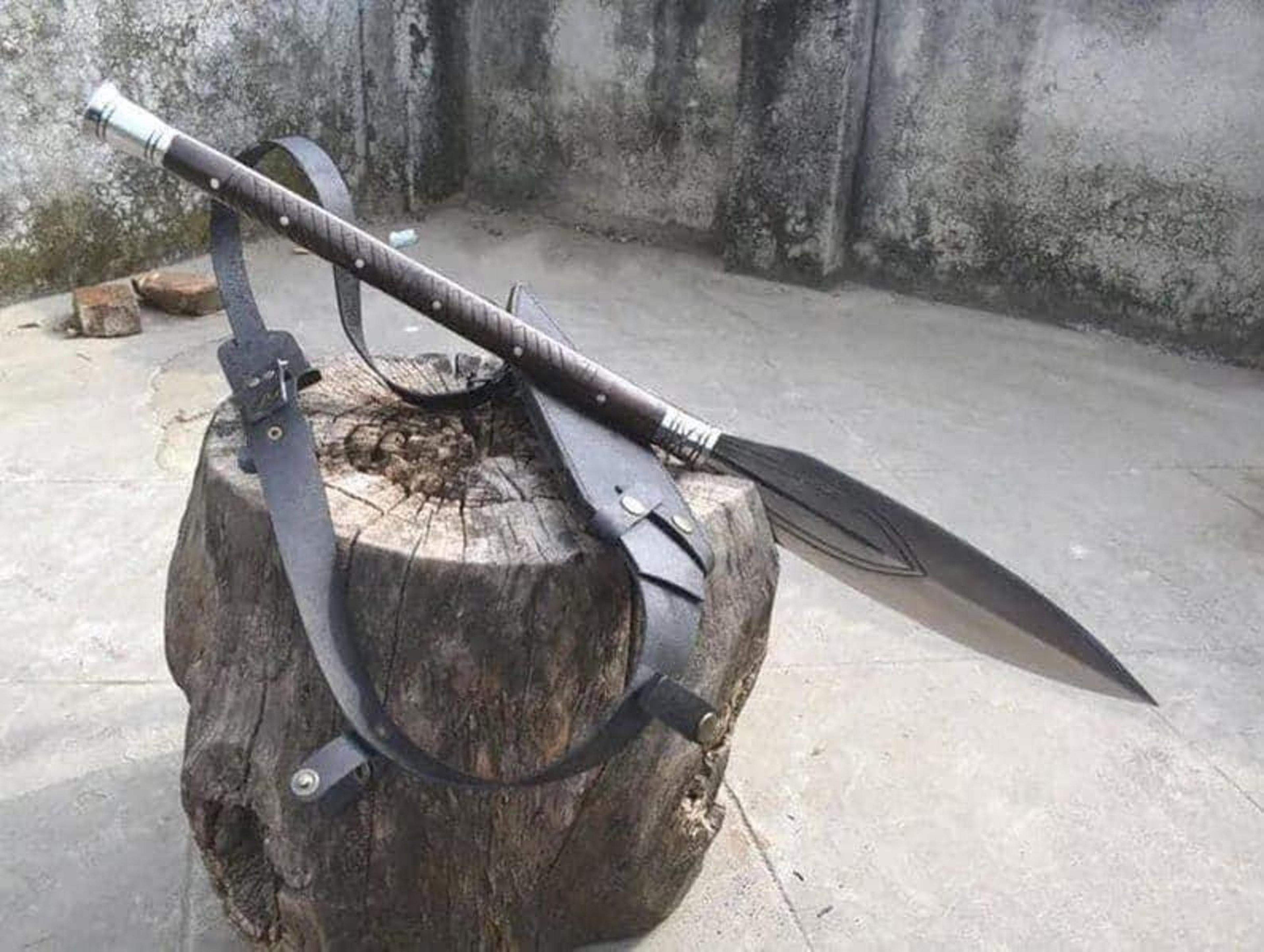 handcrafted high carbon steel leaf spear with hardwood shaft & leather carry sheath for historical collections