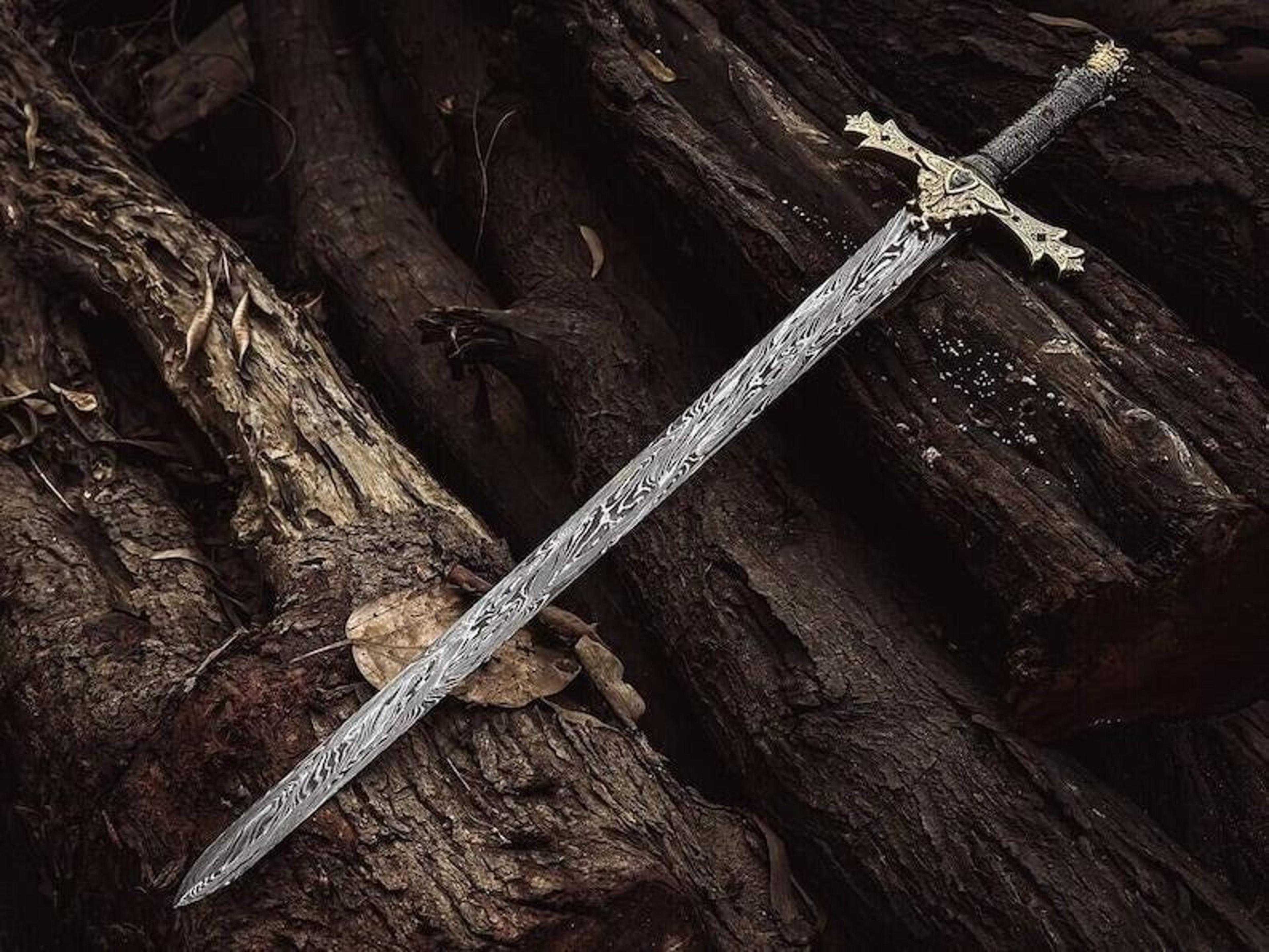 handcrafted damascus steel medieval longsword with ornate crossguard & leather scabbard for collectors