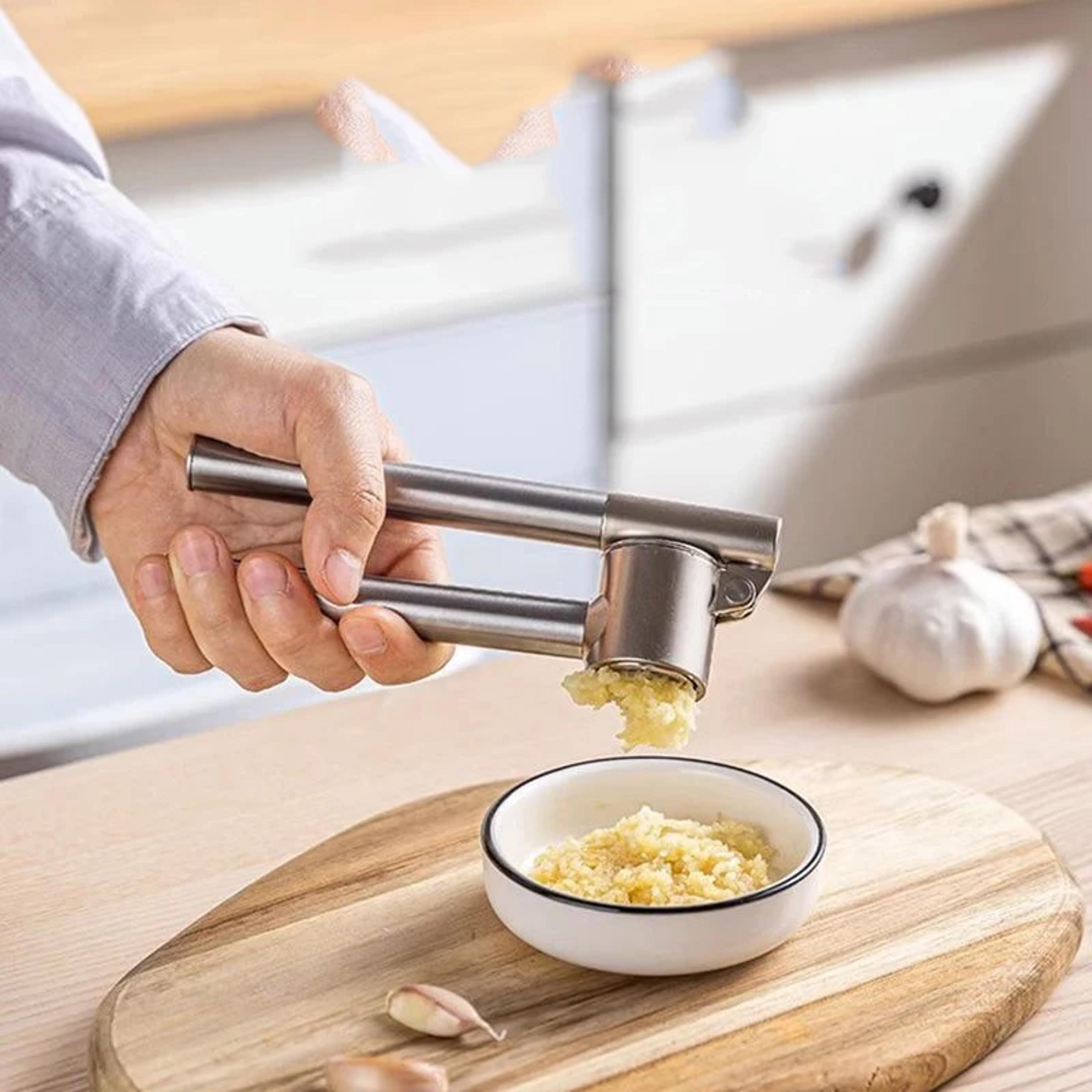 large stainless steel garlic press detachable, rust-proof, large-sized garlic crusher for effortless meal prep