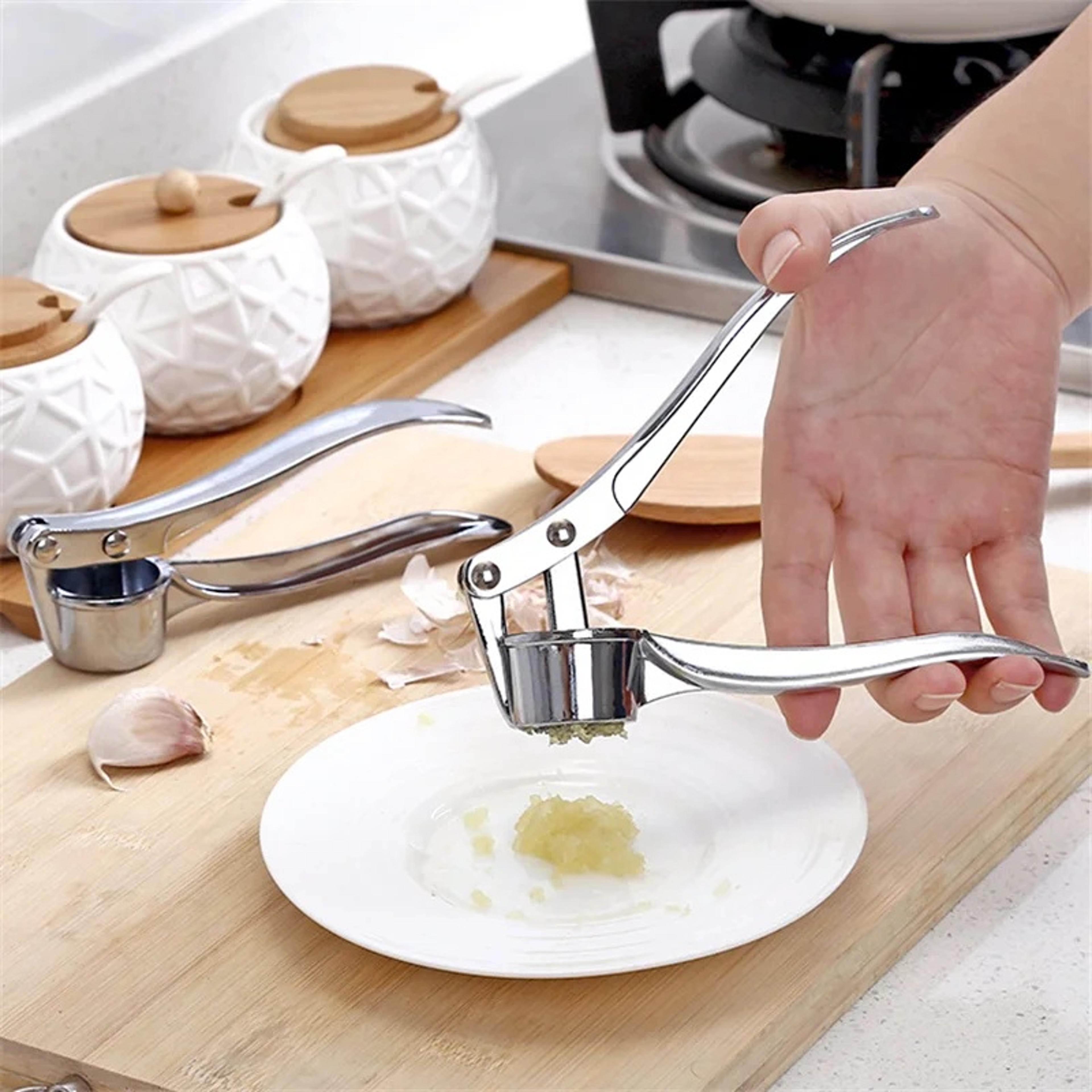high-quality garlic press smooth-handled crusher for easy, effortless garlic crushing & vegetable use