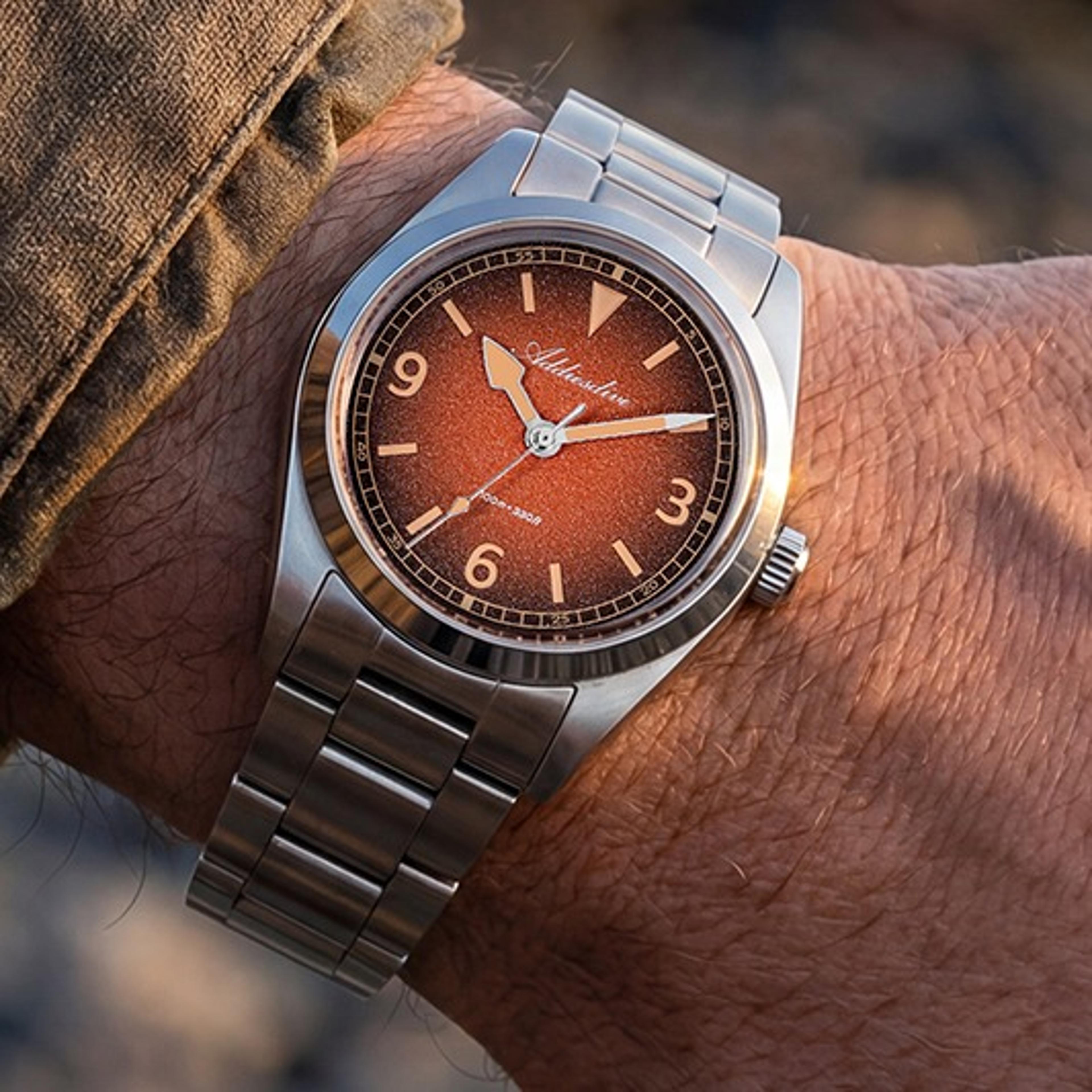 mens retro quartz watch with sapphire glass waterproof stainless steel design