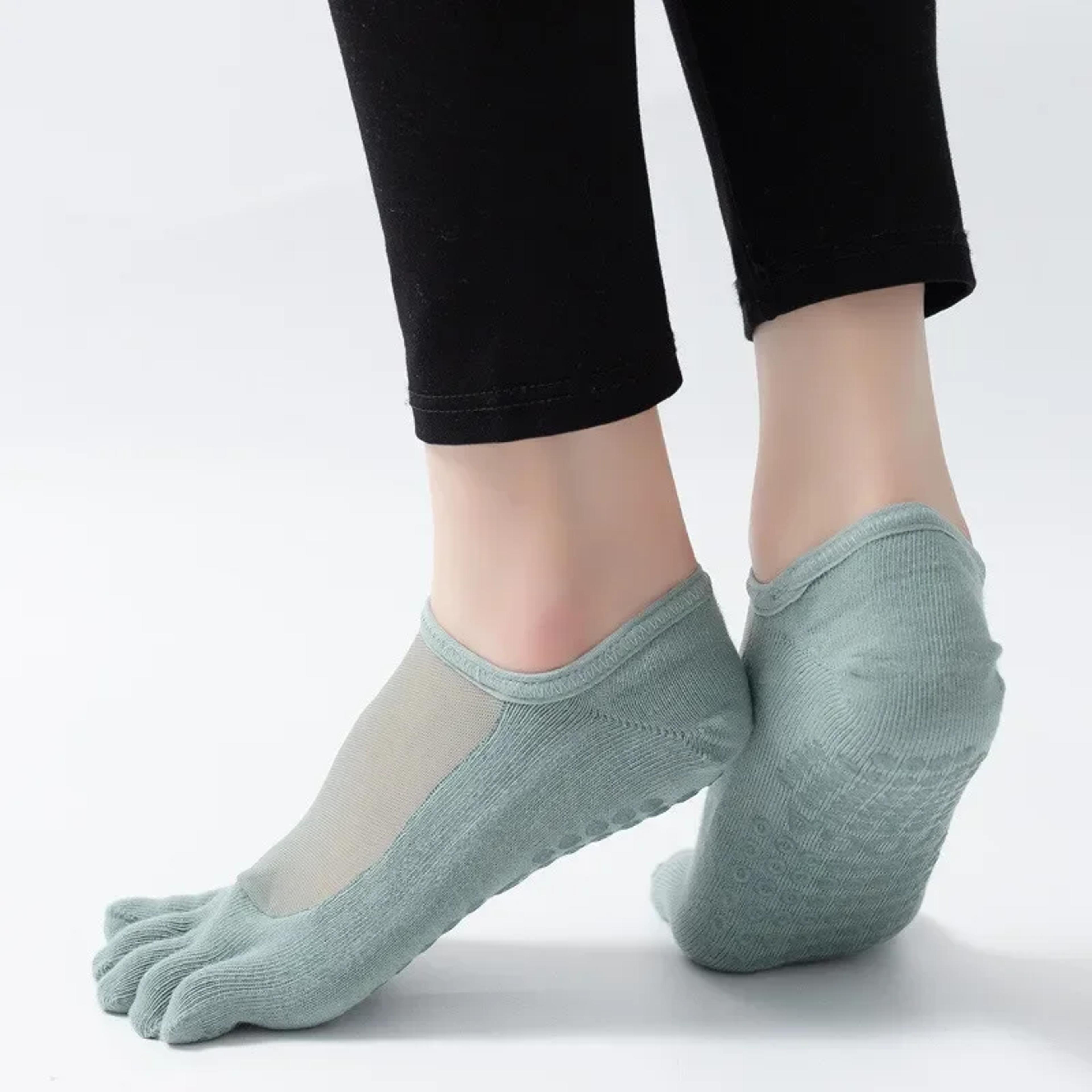 five toe pilates grip socks breathable non slip yoga socks for dance barre and indoor fitness