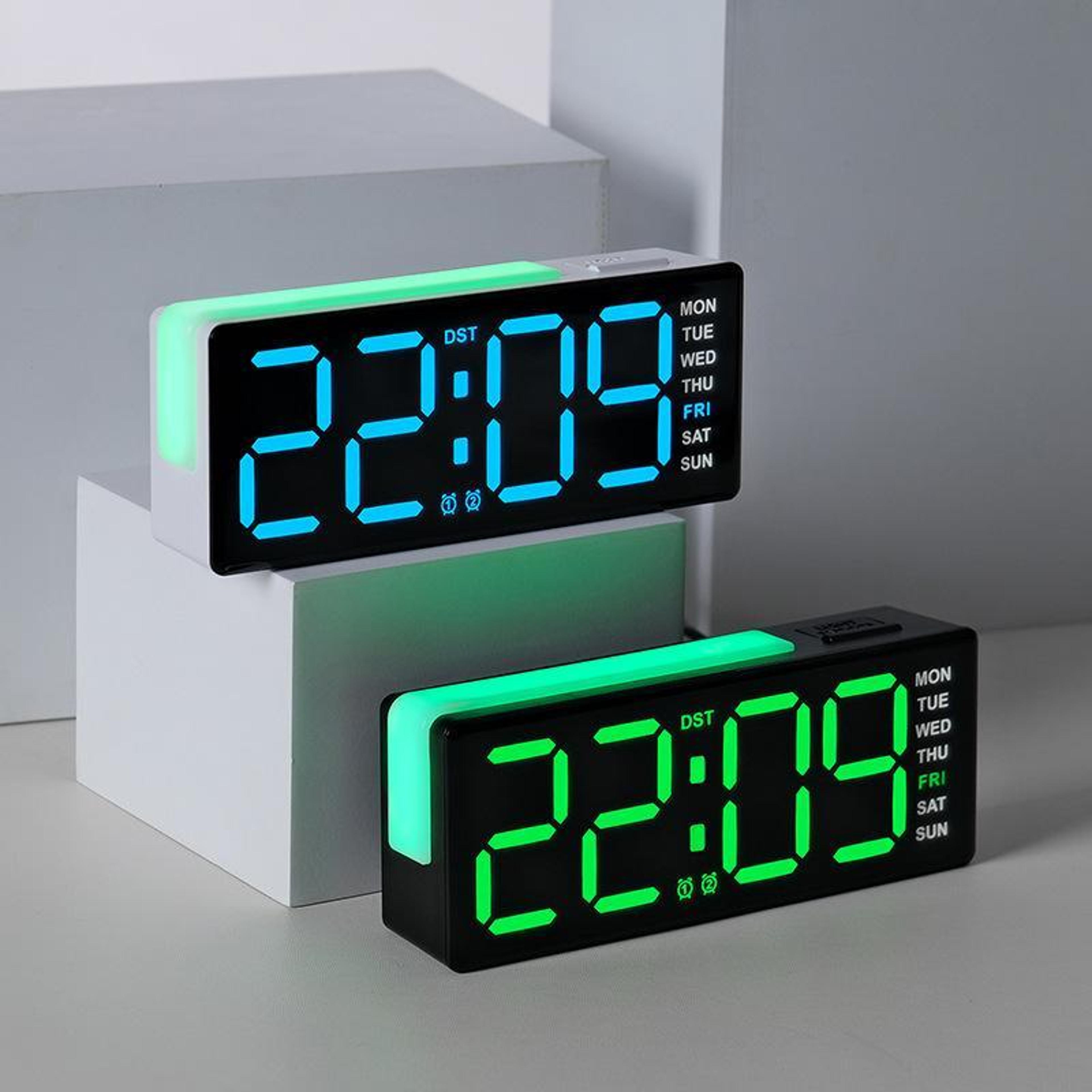 rgb night light digital alarm clock with dual alarms, led display & auto dimming
