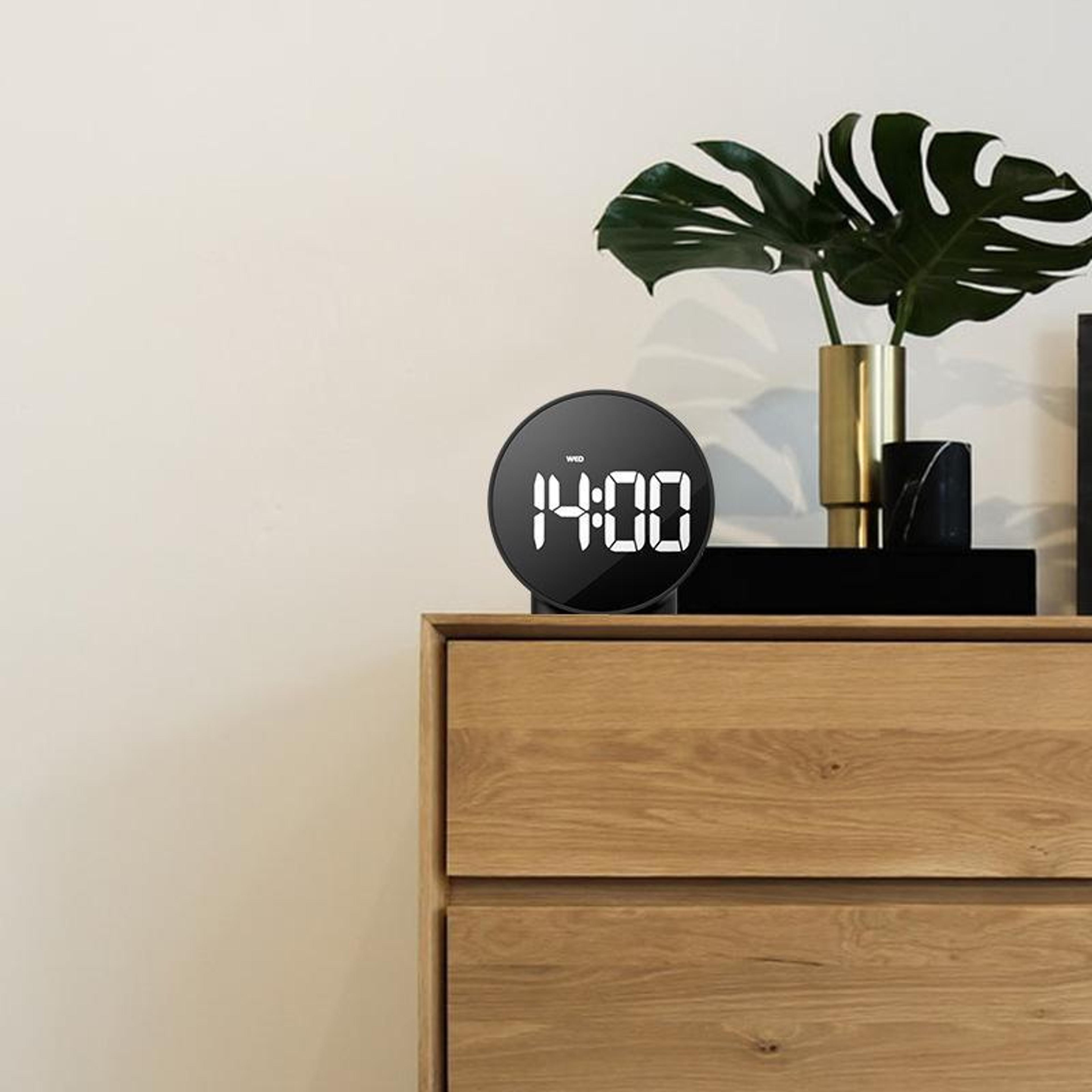 smart led bedside digital alarm clock with dual alarm & night light