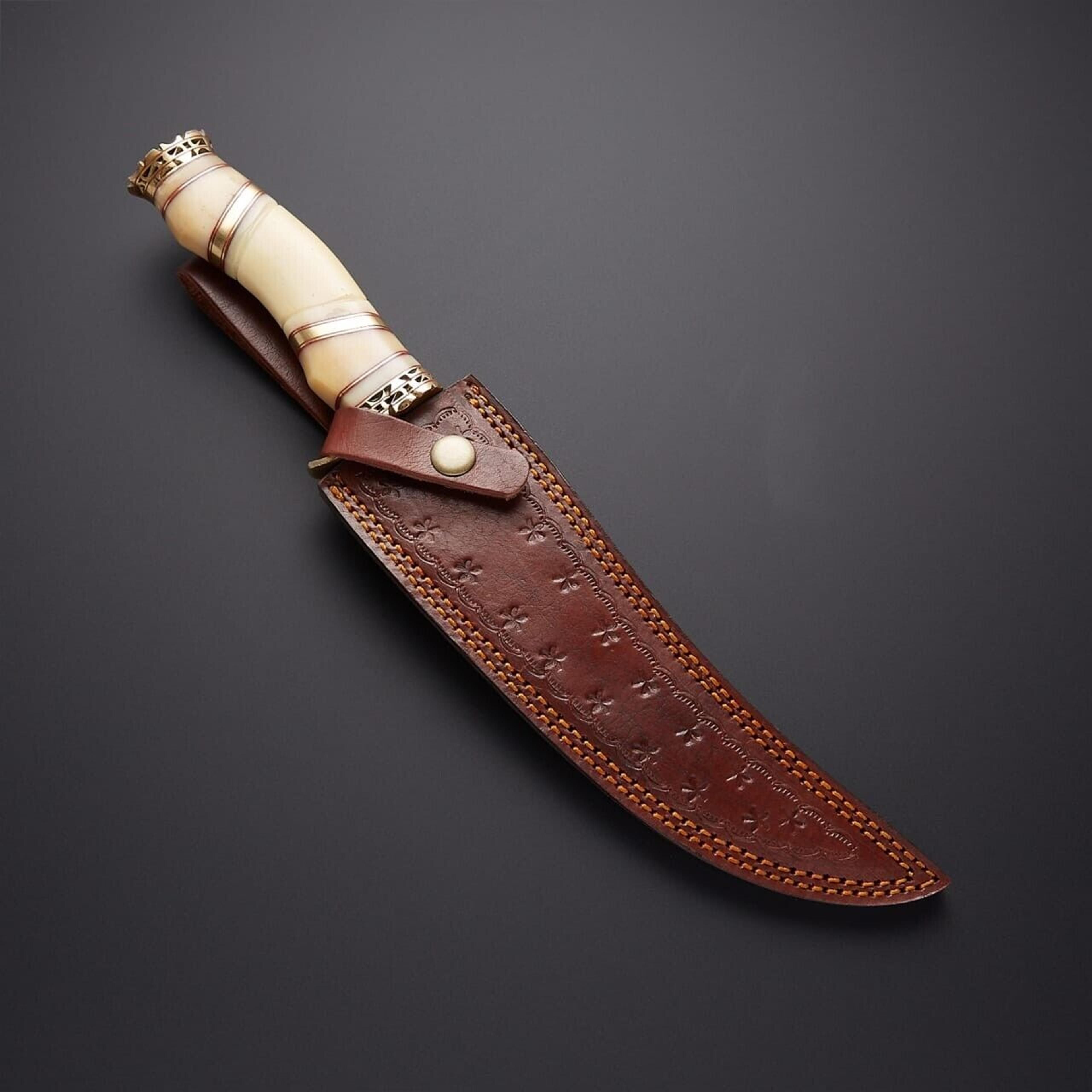 custom handmade damascus steel hunting bowie knife with leather sheath.