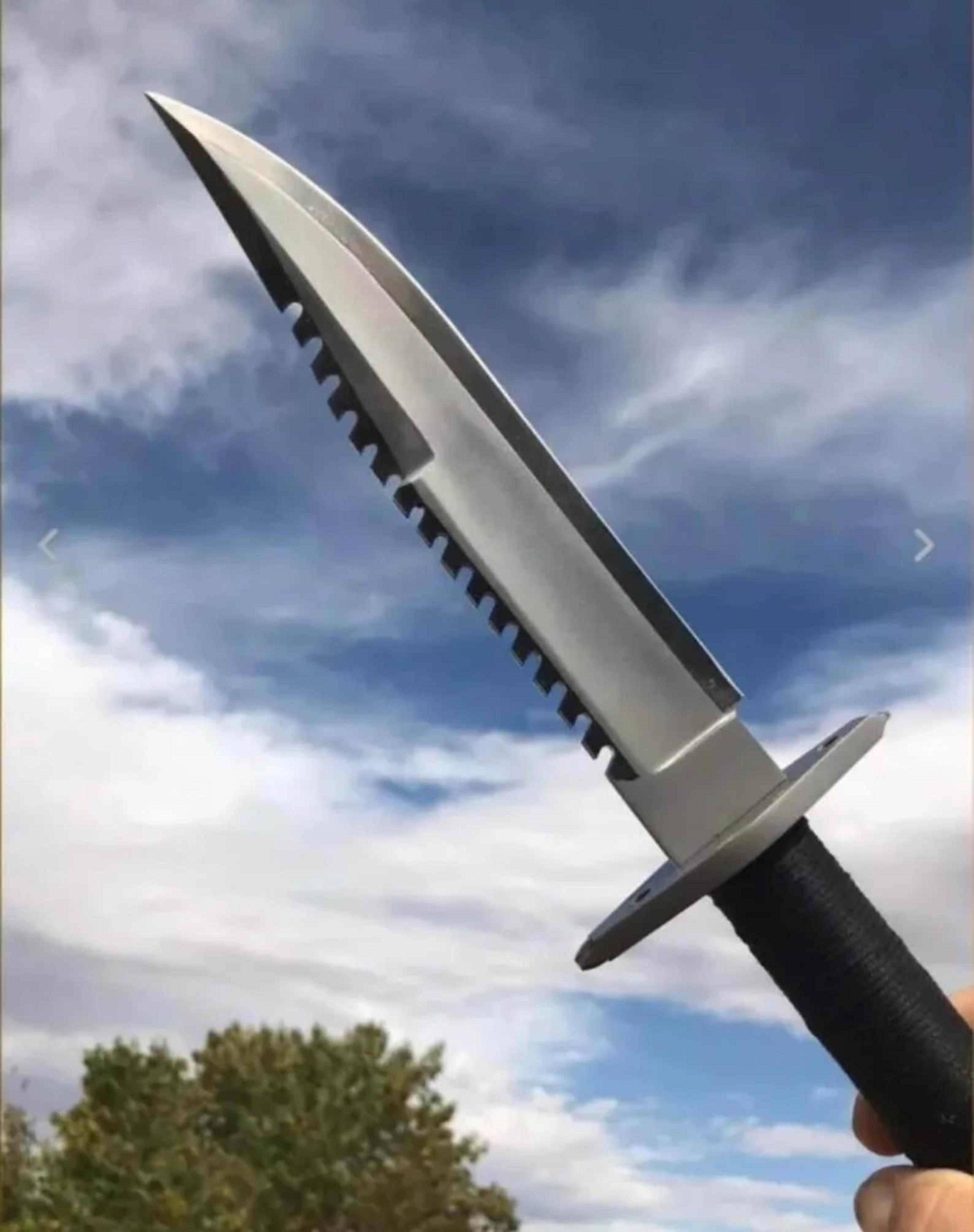 handmade d2 steel survival knife tribute design with classic outdoor styling