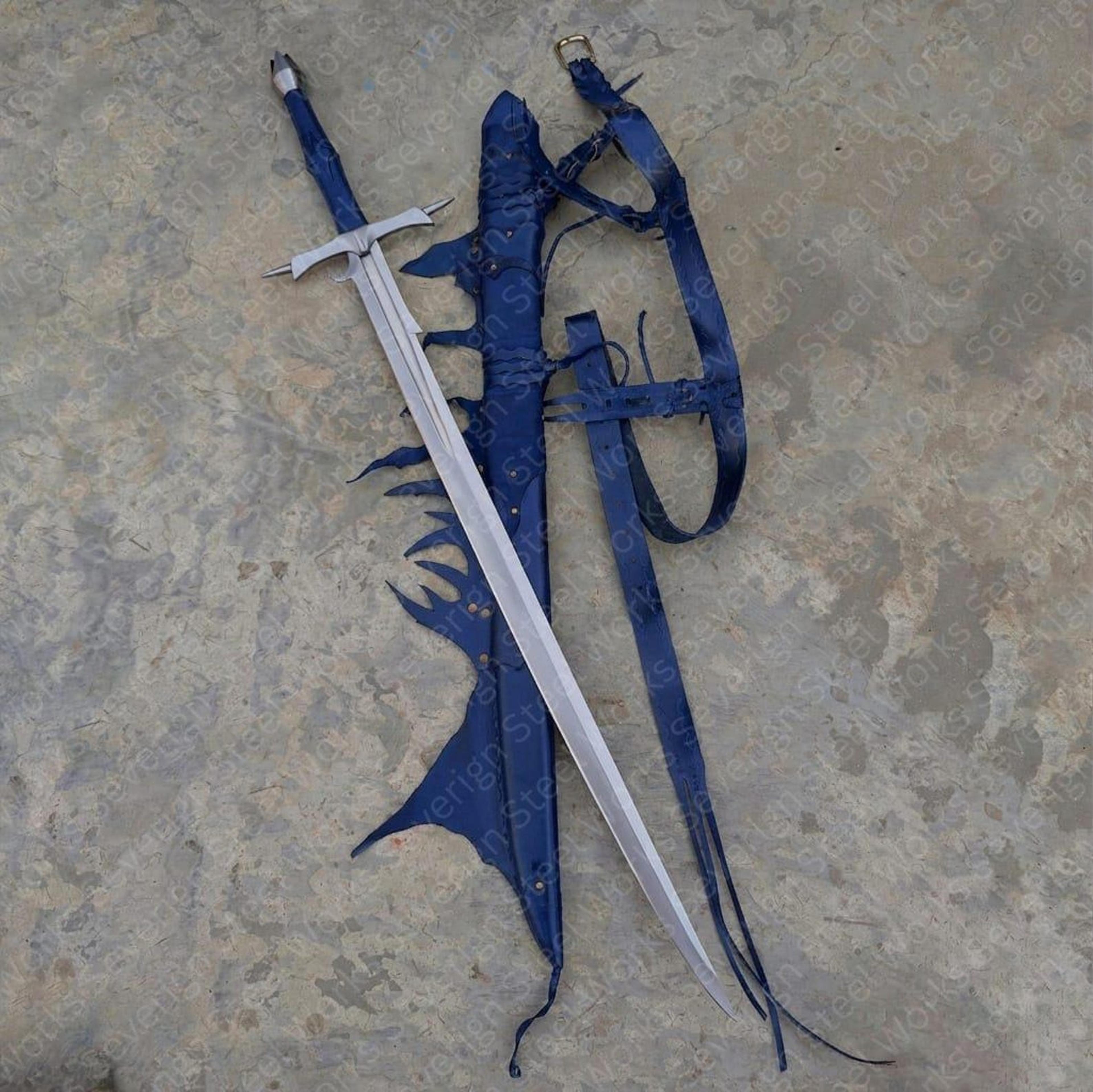 azure wraith longsword – 42" silver steel blade with sculpted blue battle scabbard