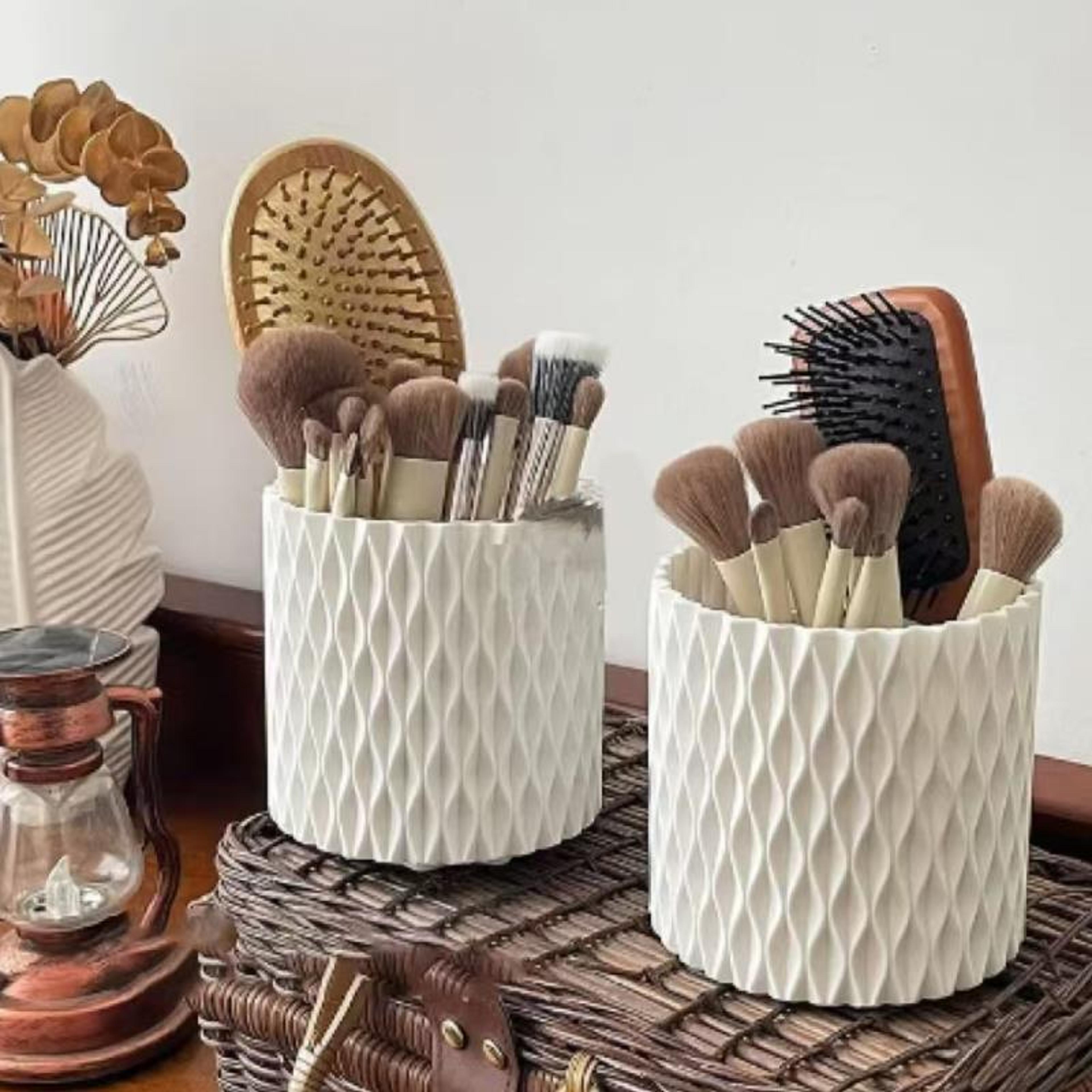 portable brush storage, lipstick eyebrow pencil holder, large capacity makeup brush bucket