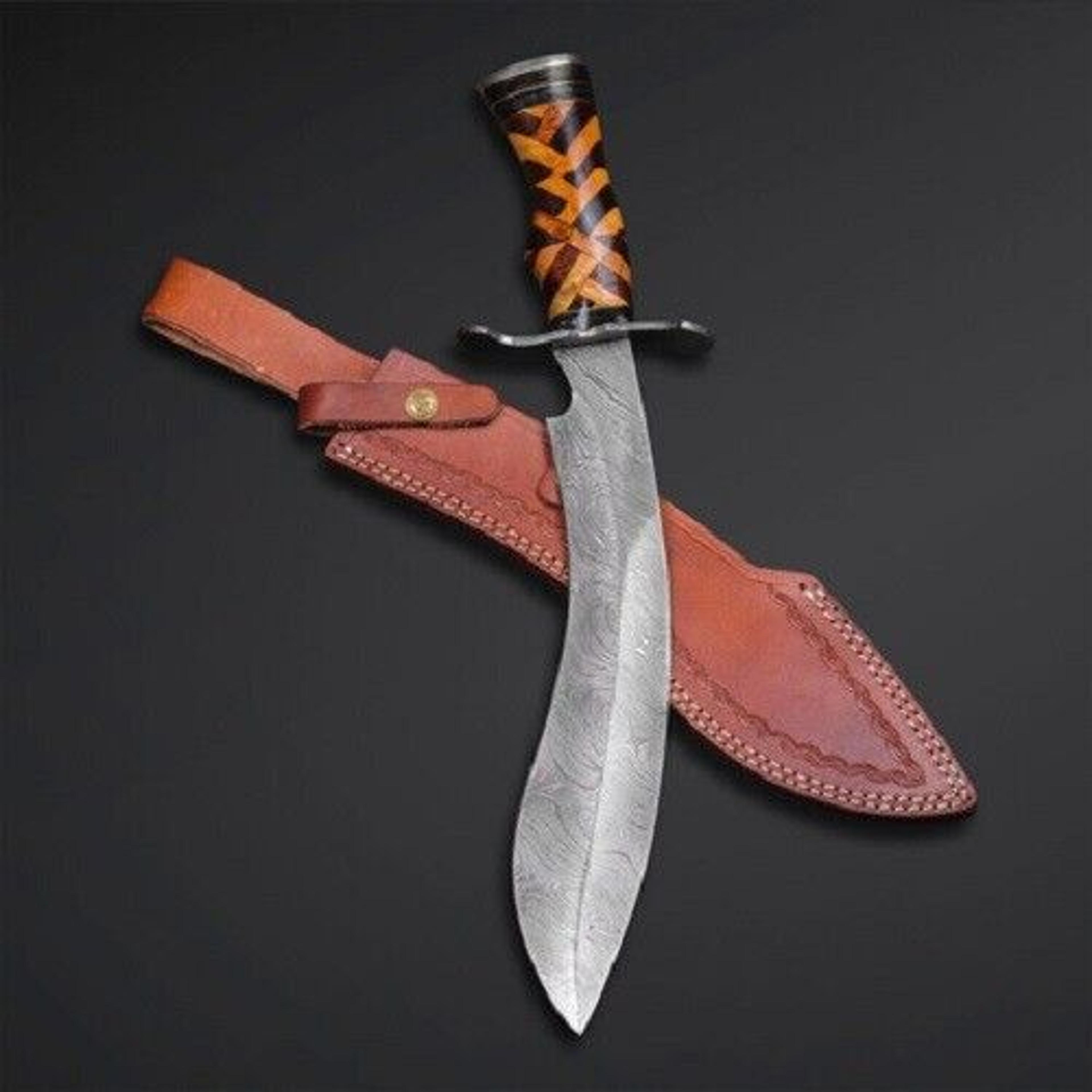 custom handmade damascus steel hunting bowie knife with leather sheath