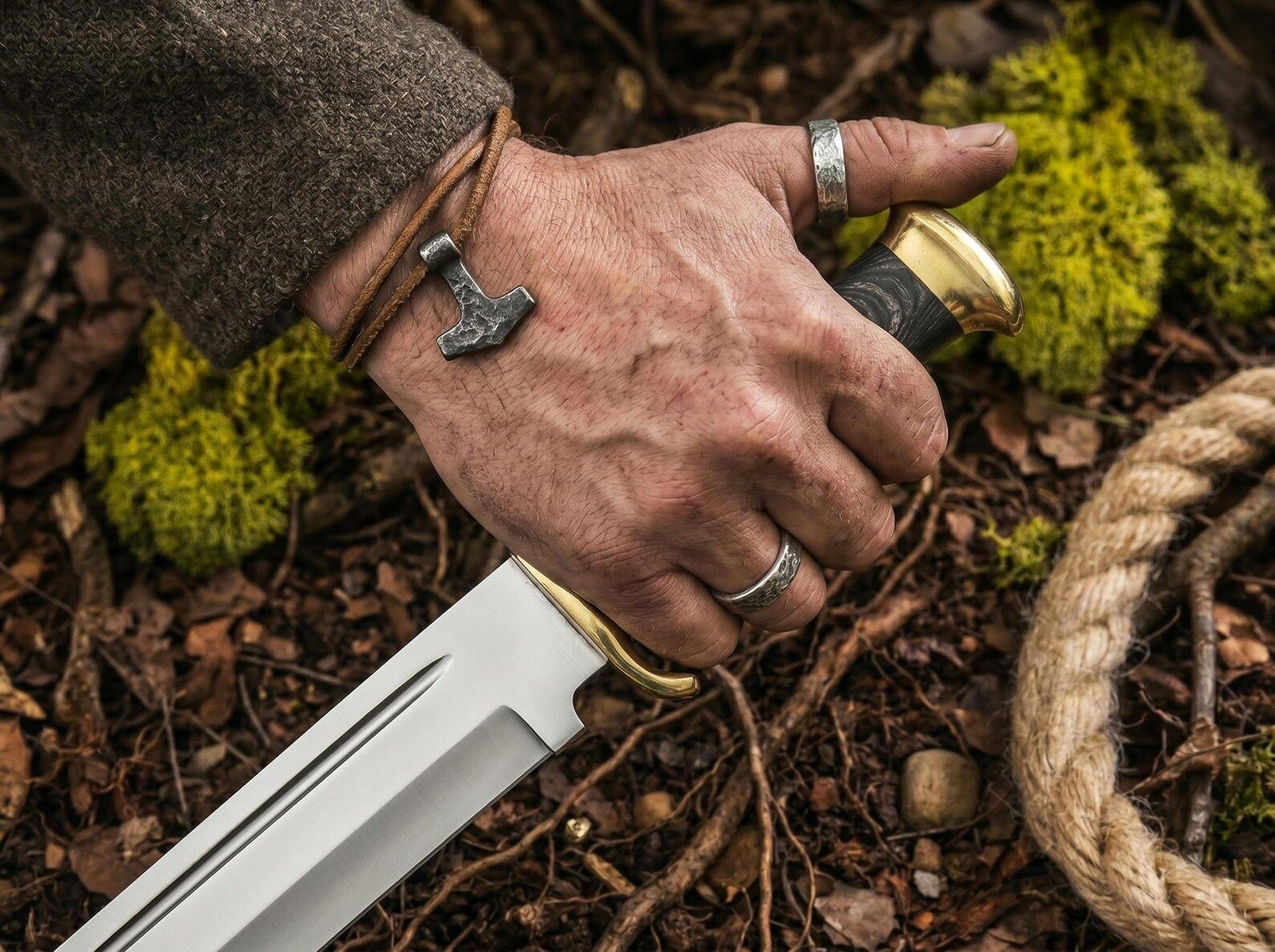 crocodile dundee style bowie knife – 17" large polished blade with brass guard, stacked wood grip & leather sheath