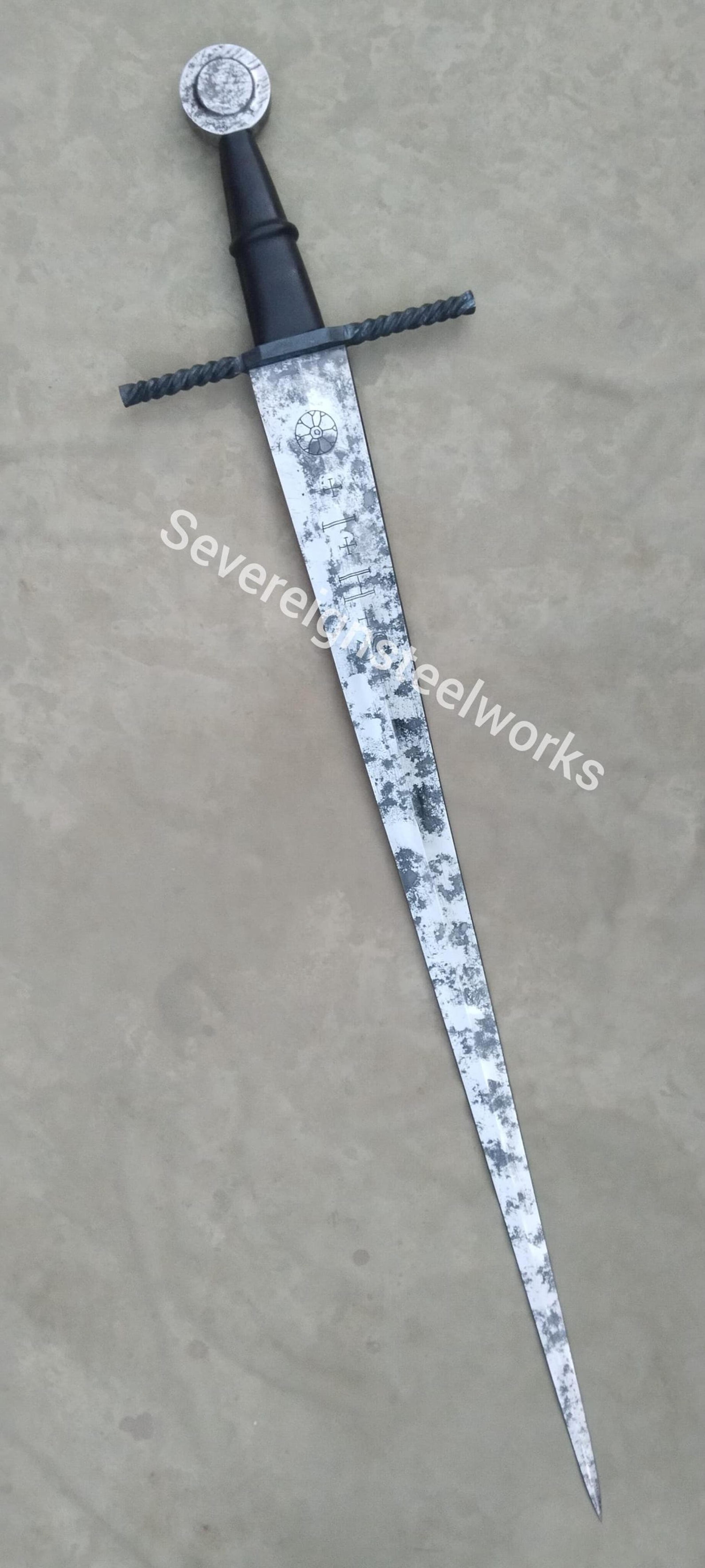 15th century italian knight sword replica with 1060 carbon steel blade & medieval crossguard for collectors