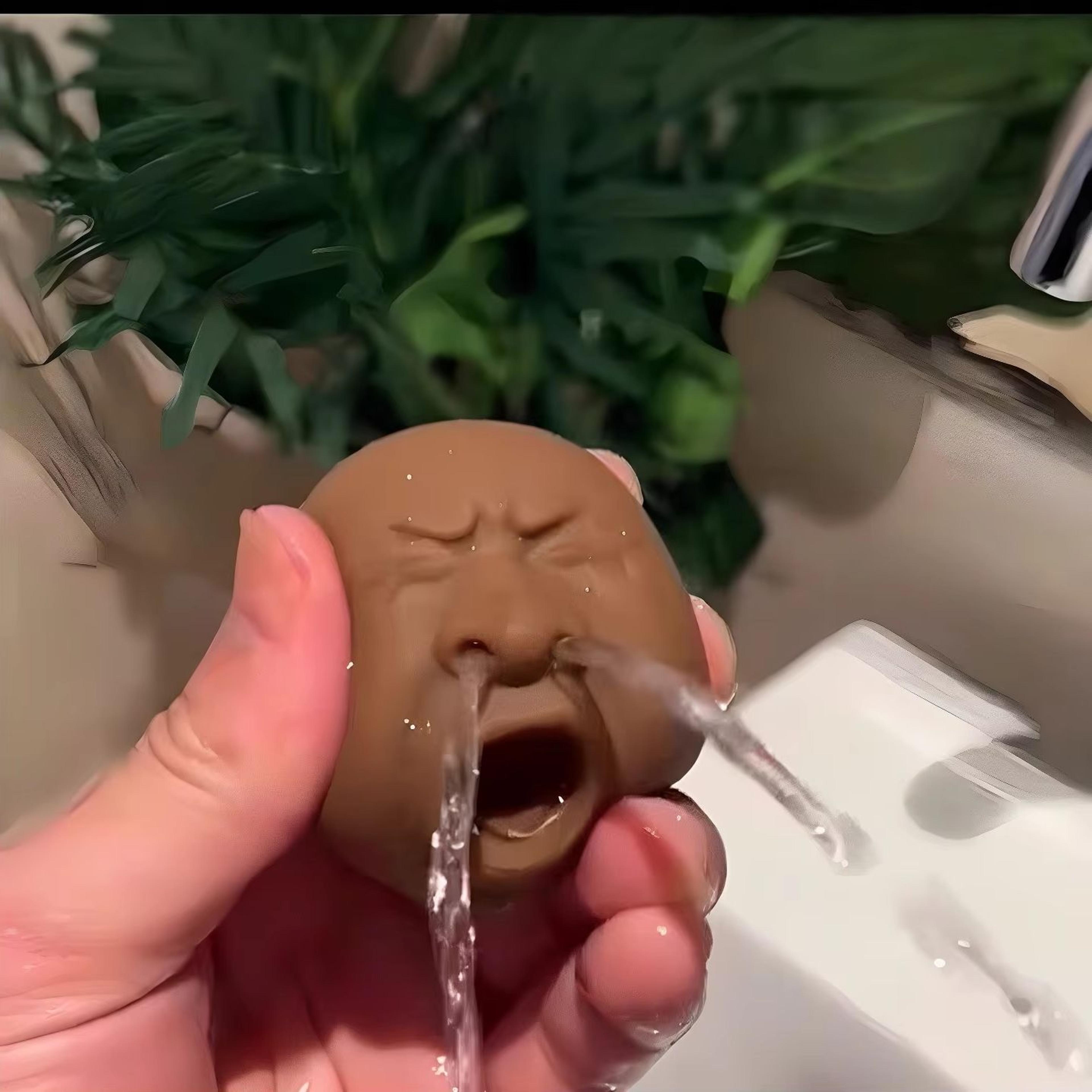 funny yawning face prank water spray toy 3-pack stress relief squeeze water shooter for kids & adults