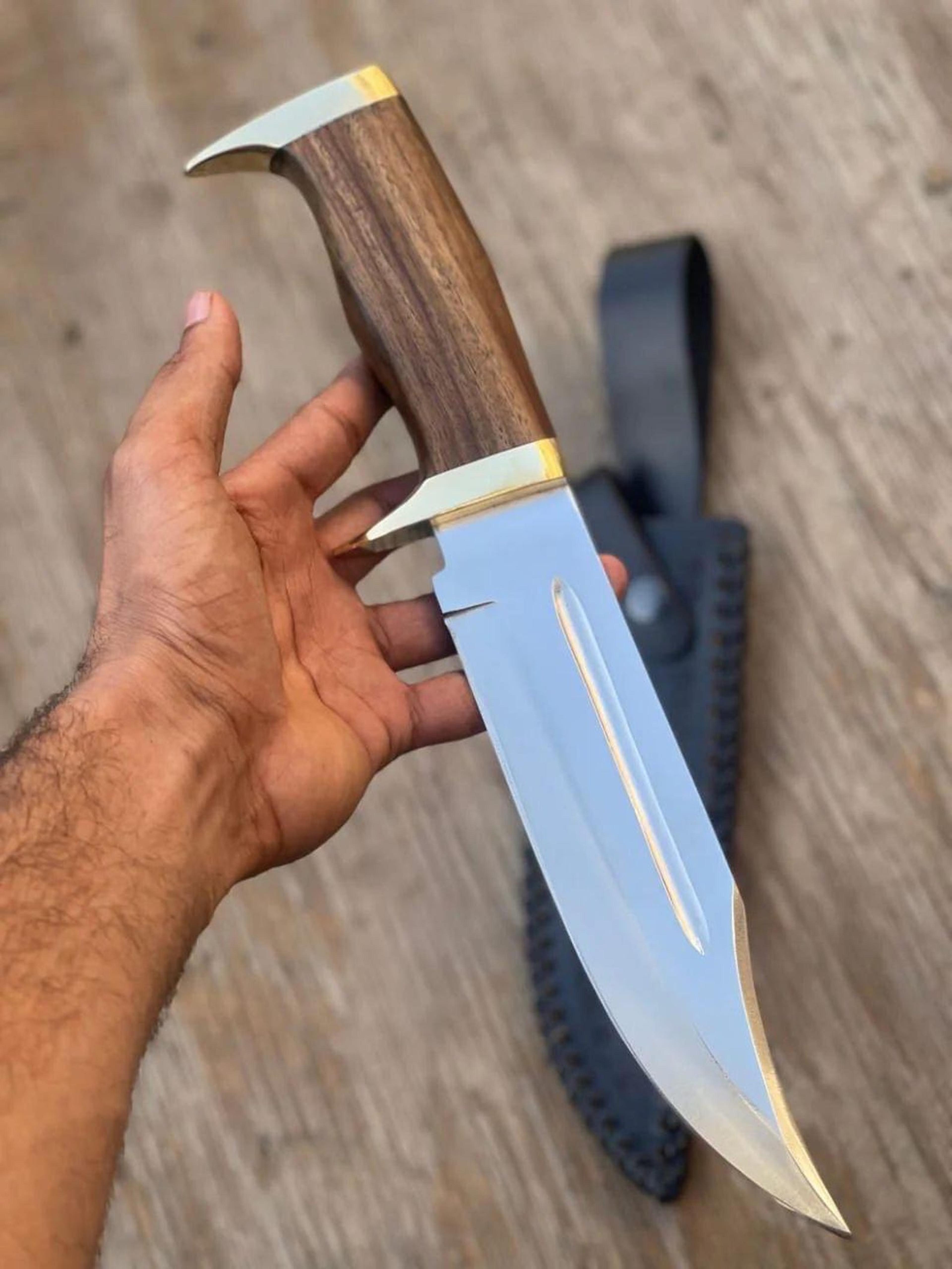 high-quality hand forged carbon steel hunting bowie knife with leather sheath and wood handle