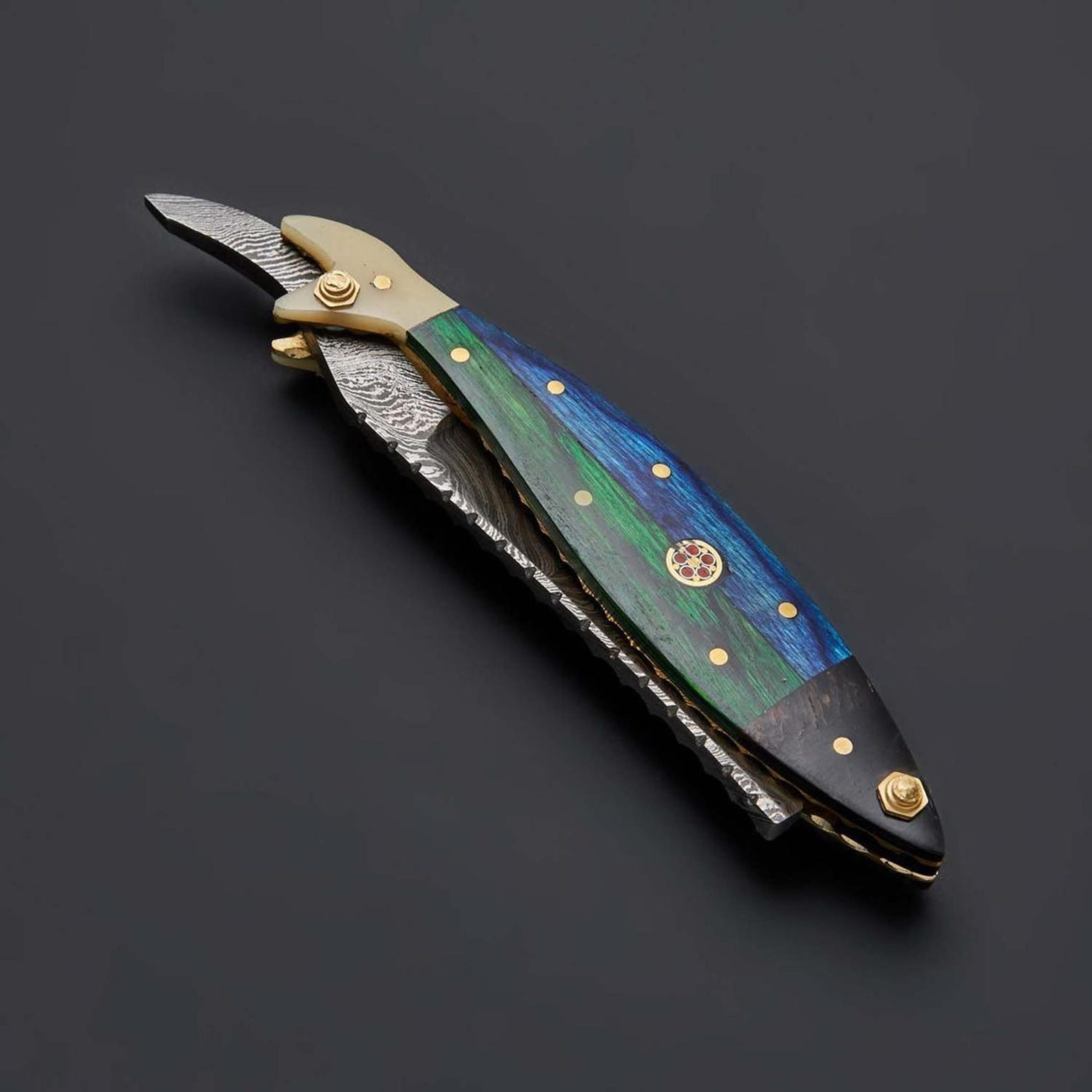 high-quality custom made straight razors with ergonomic handles and protective sheaths