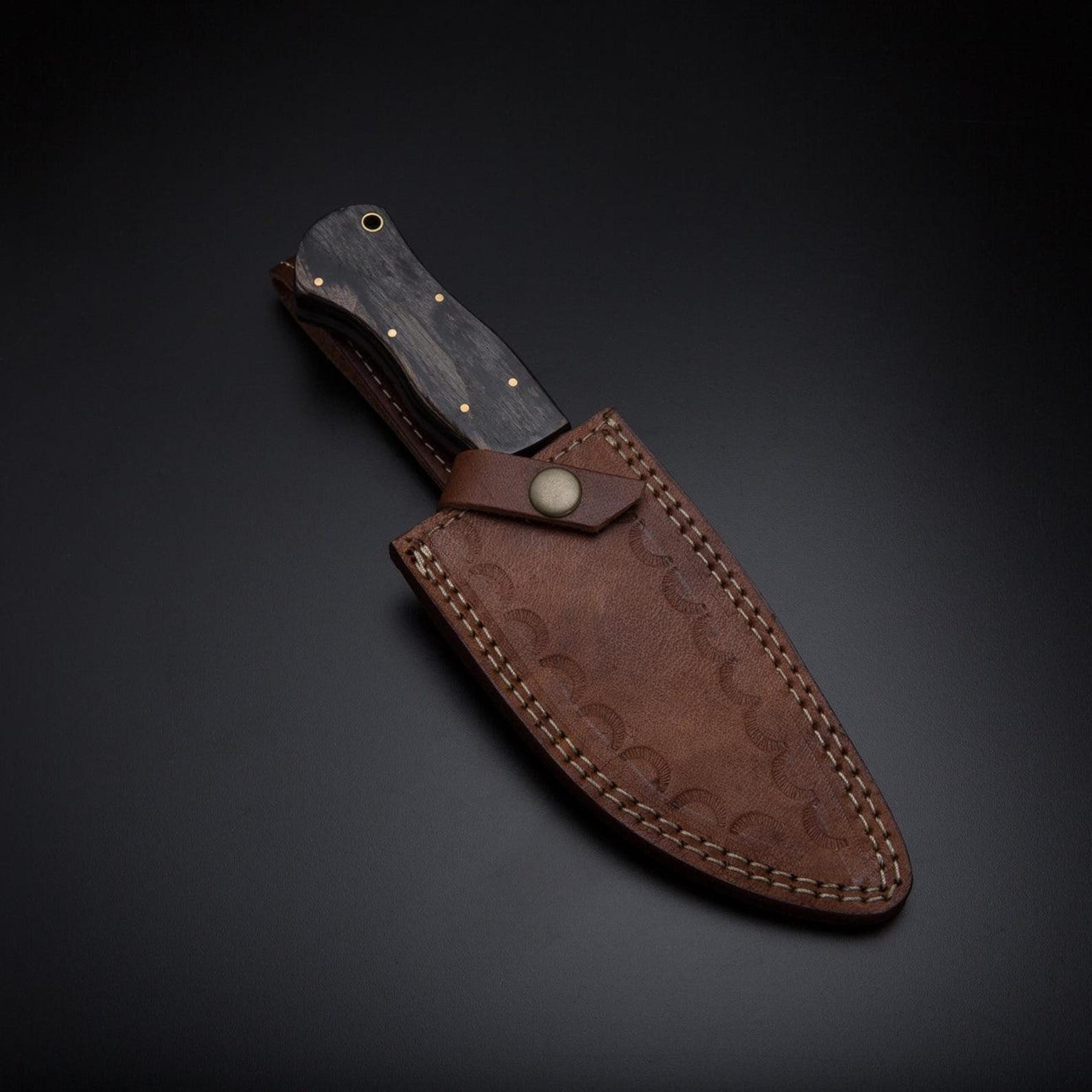 handcrafted damascus steel guthook skinner knife with hardwood handle and leather sheath - perfect for survival