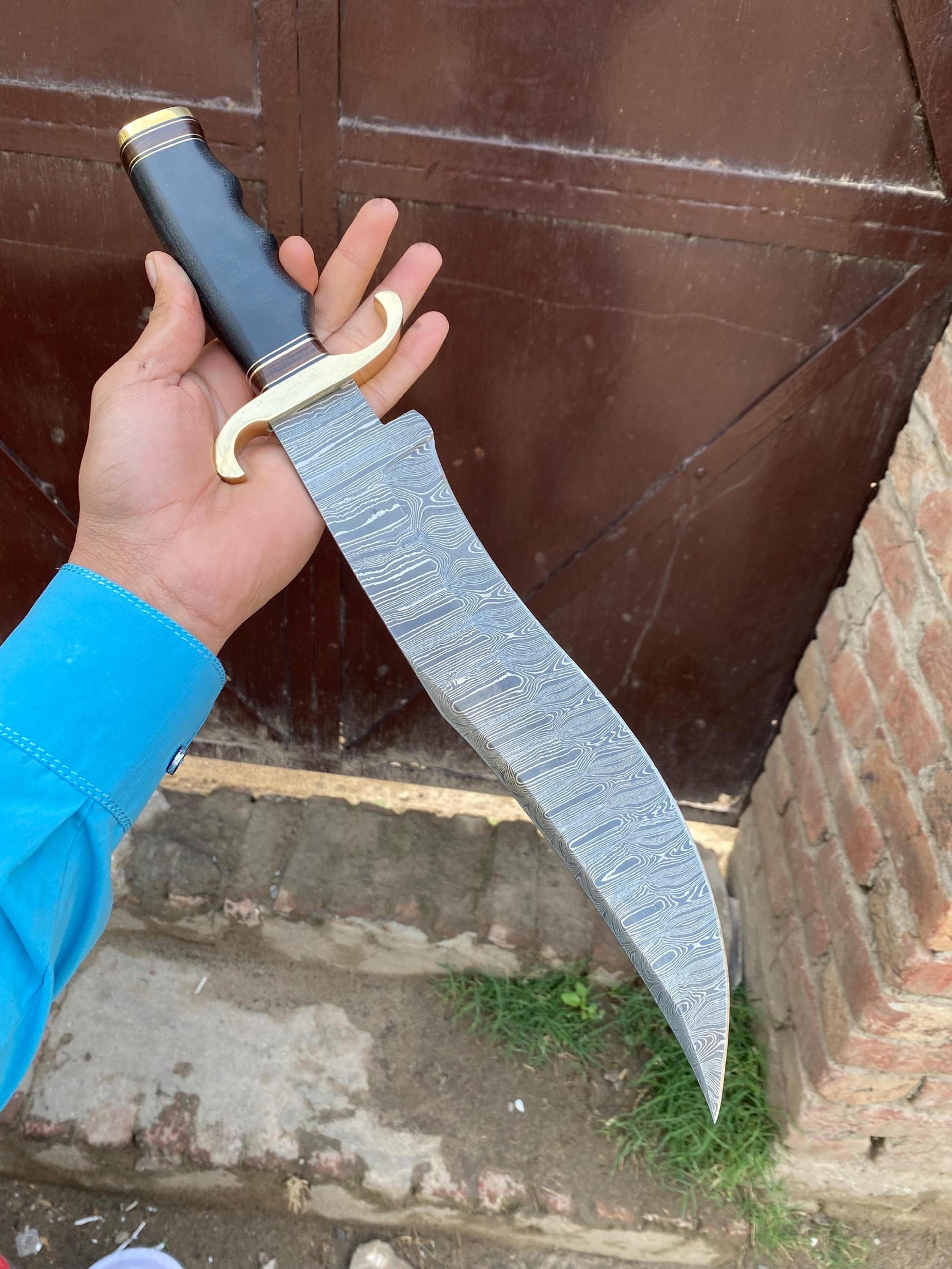 handcrafted damascus steel hunter bowie knife with leather sheath - perfect gift for outdoor enthusiasts