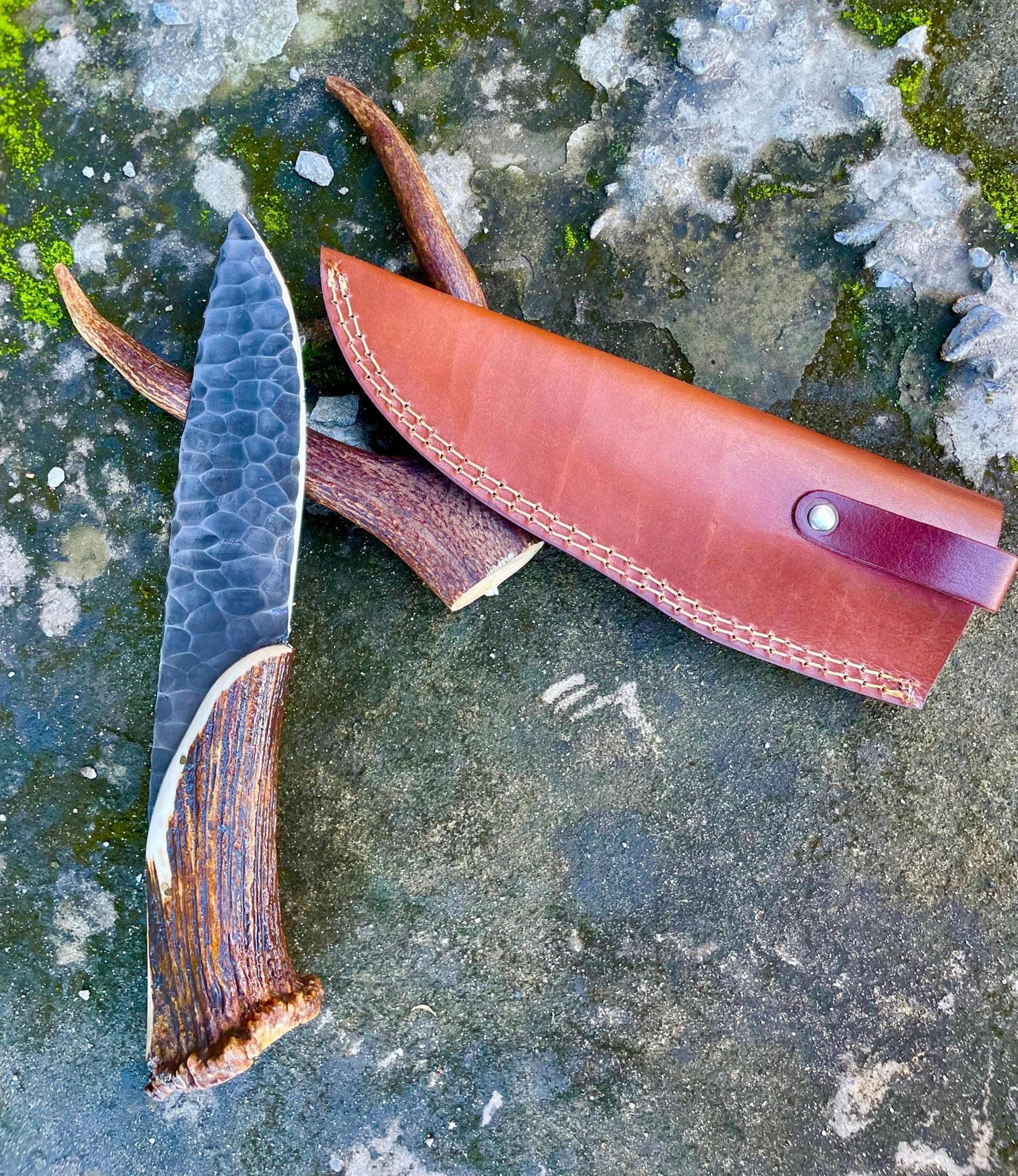 hand forged stag handle hunting knife high carbon steel blade gift for hunters