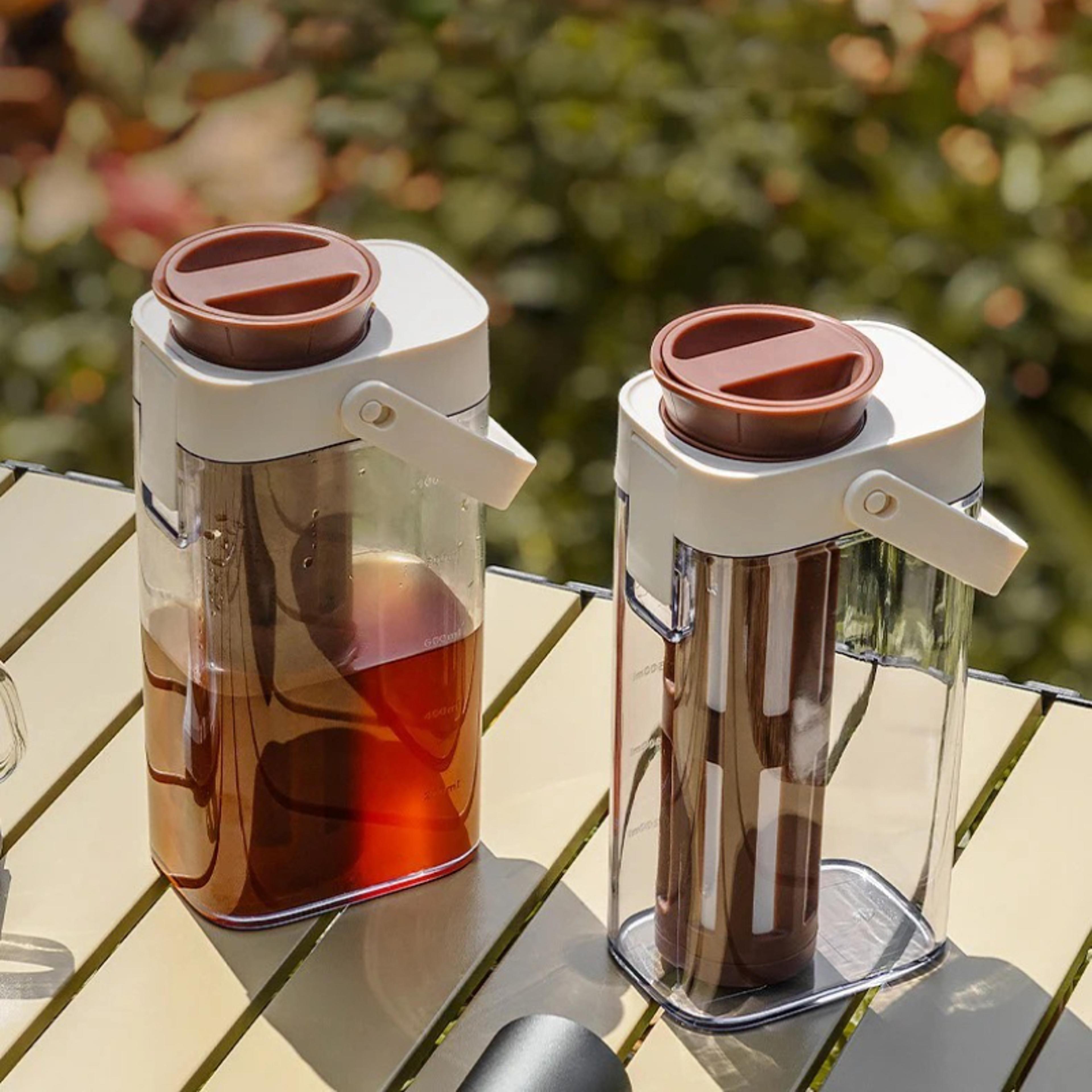 cold brew coffee maker jar with leak proof lid and fruit tea infuser