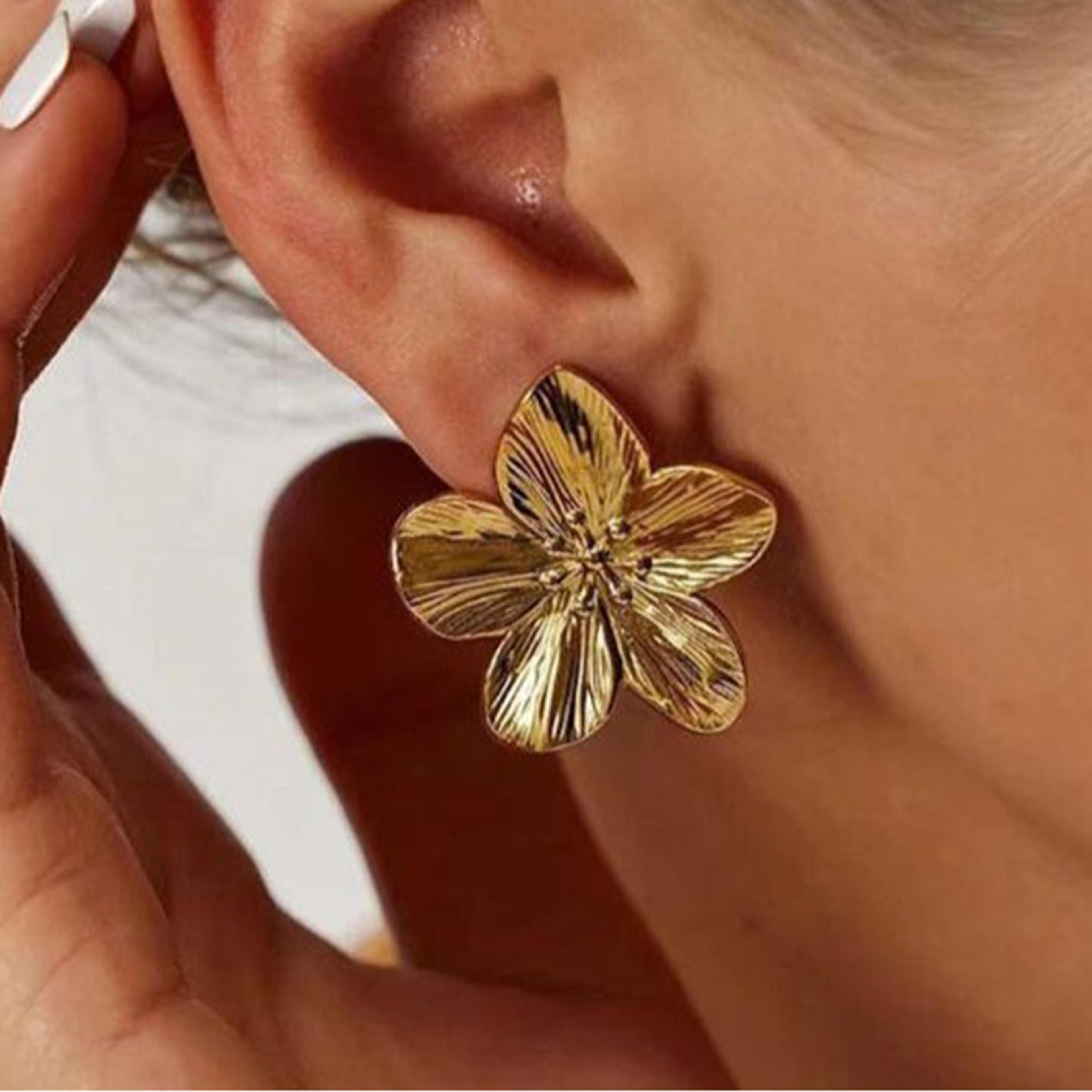 vintage flower gold plated hypoallergenic stainless steel stud earrings for women