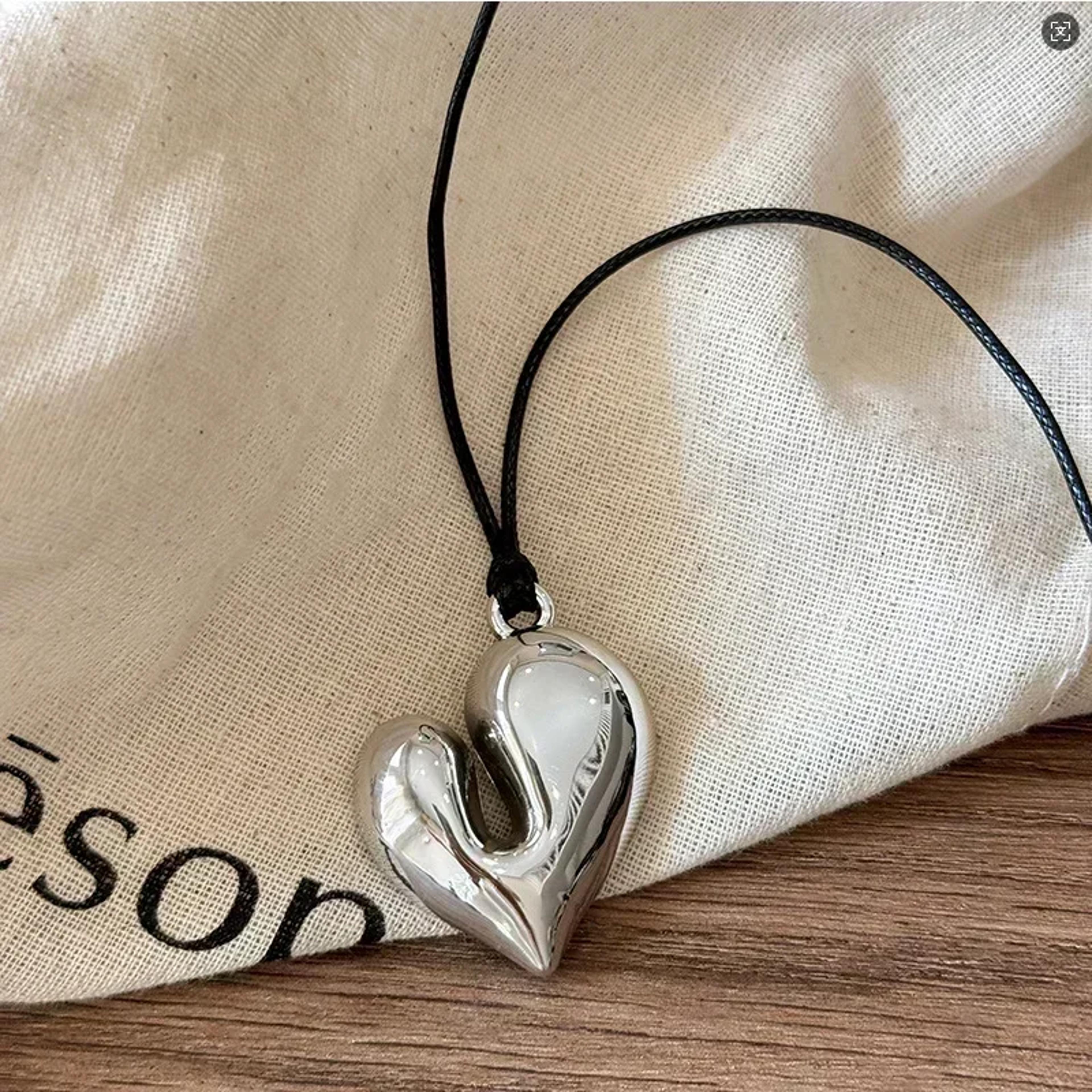 bloom sculpt floral pendant necklace