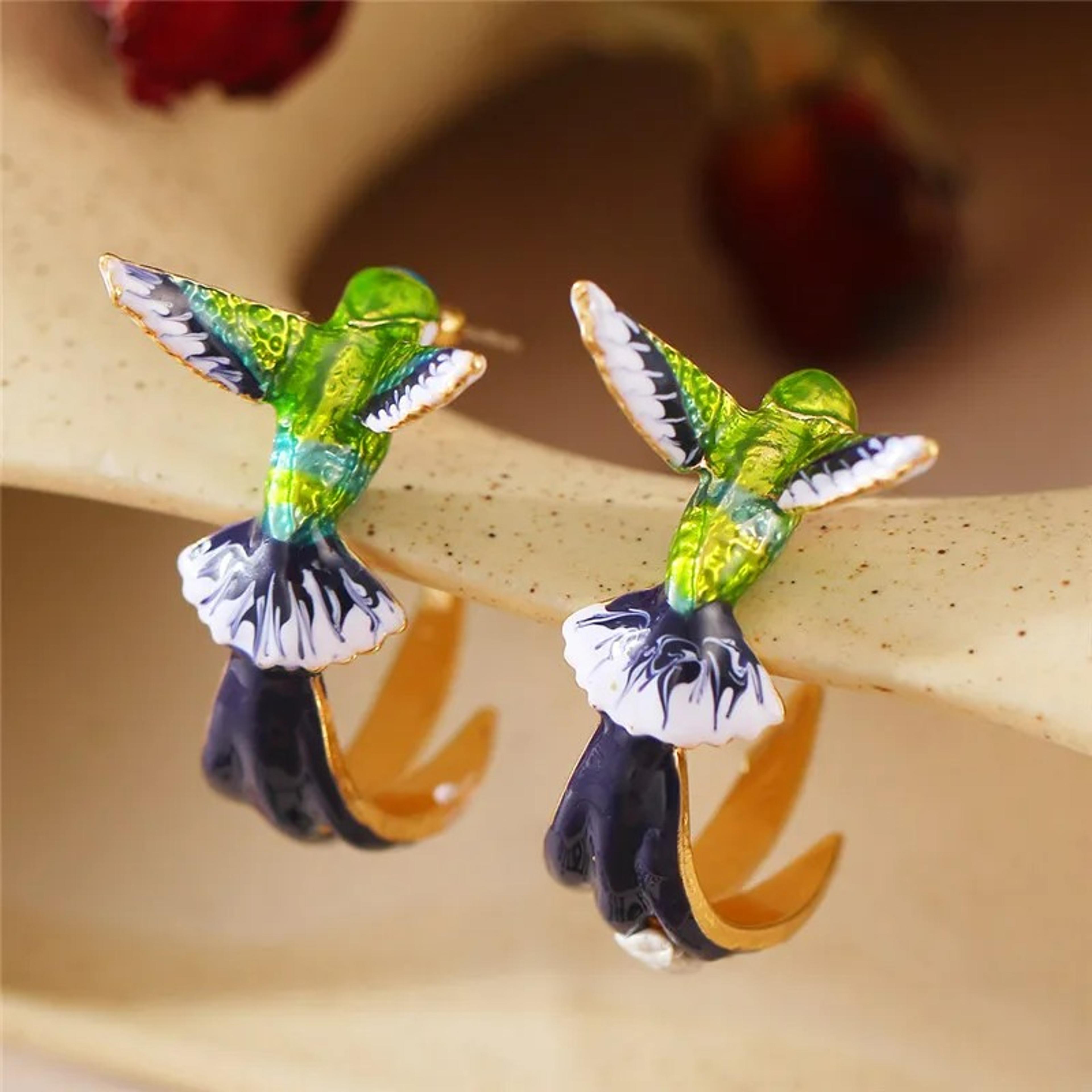 colorful hummingbird acrylic necklace lightweight hummingbird necklace for women & bird lovers