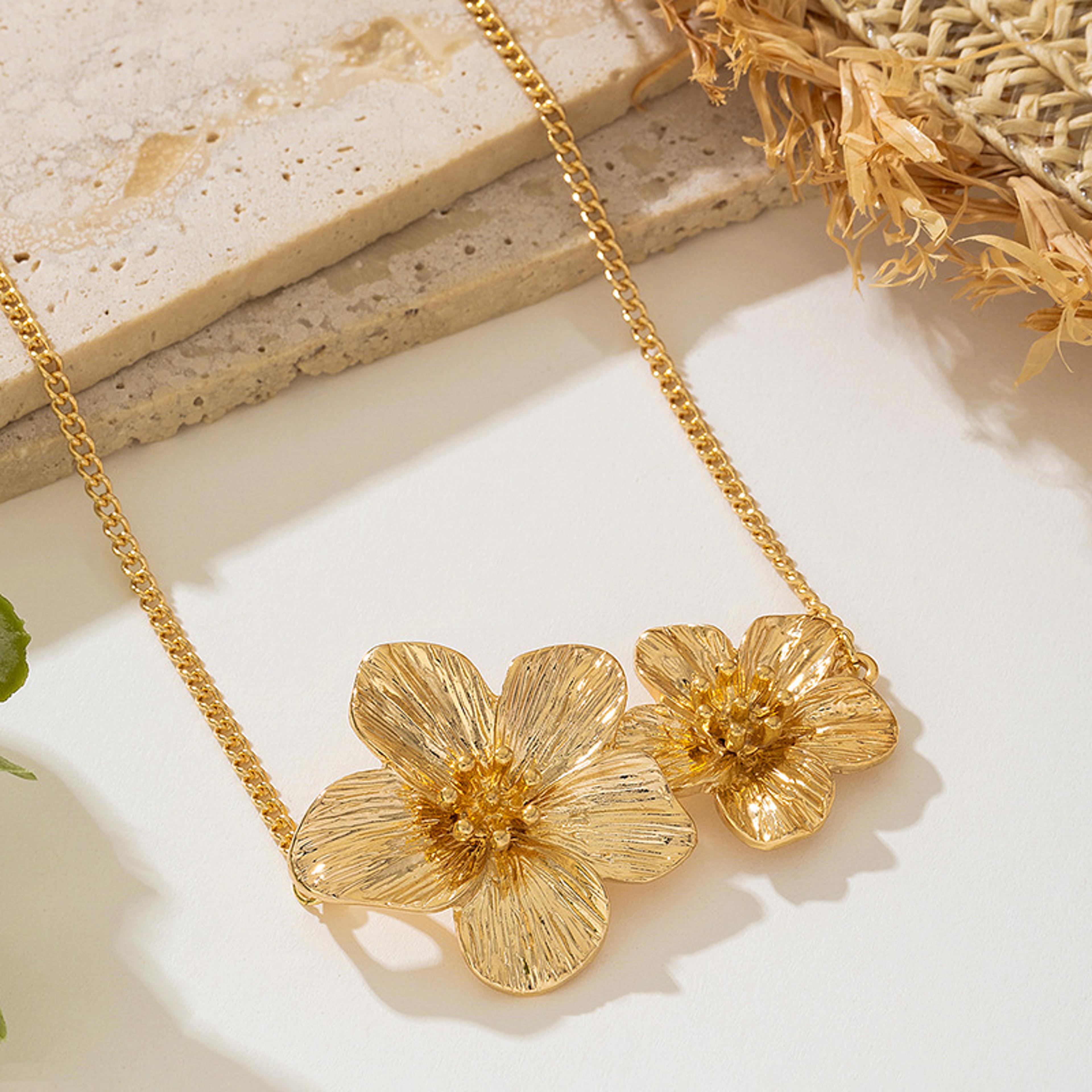 elegant flower pendant necklace wrinkled floral clavicle chain statement jewelry for women
