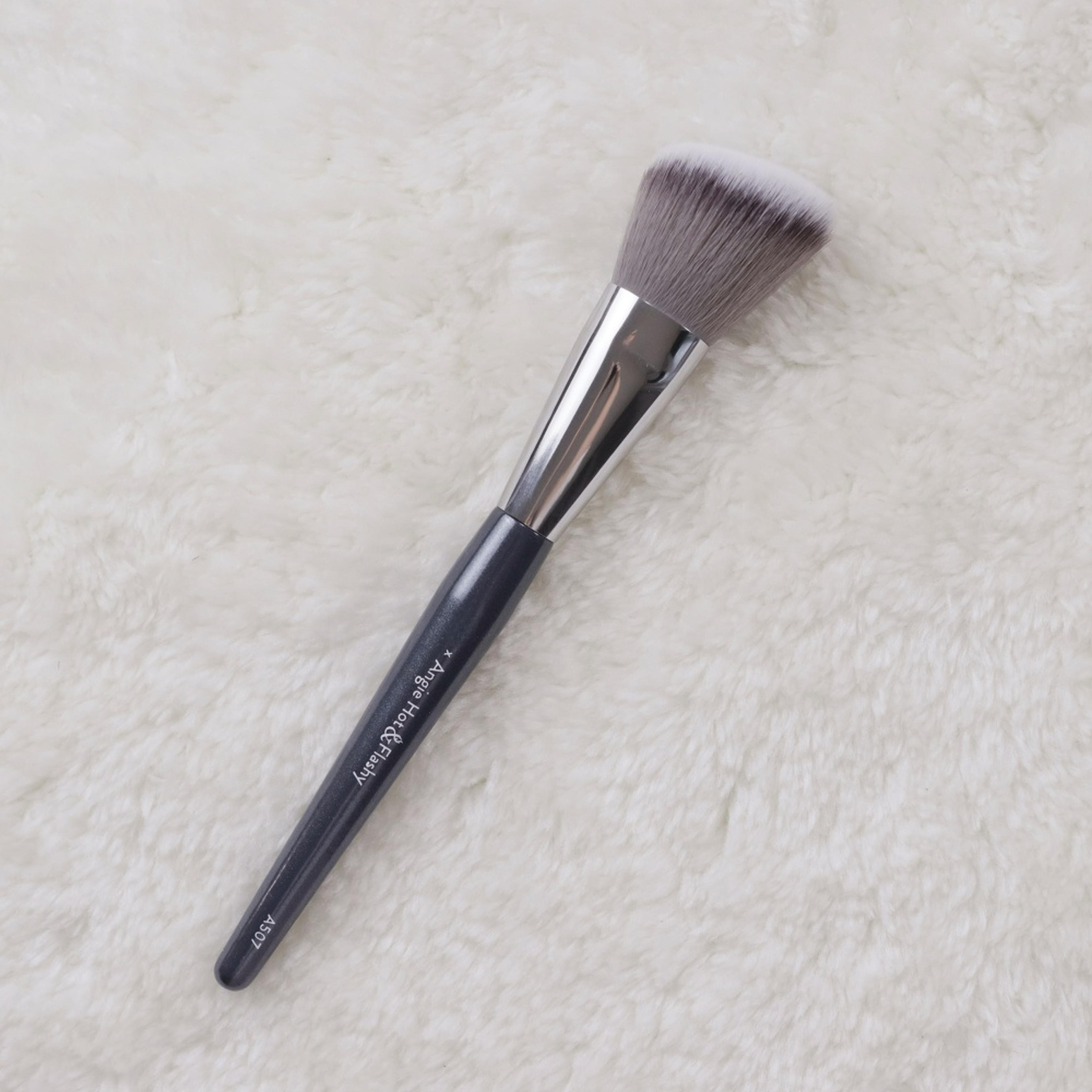 hot flashy angled blush brush bkangie, face contour makeup brush, cream liquid bronzer blush highlighter