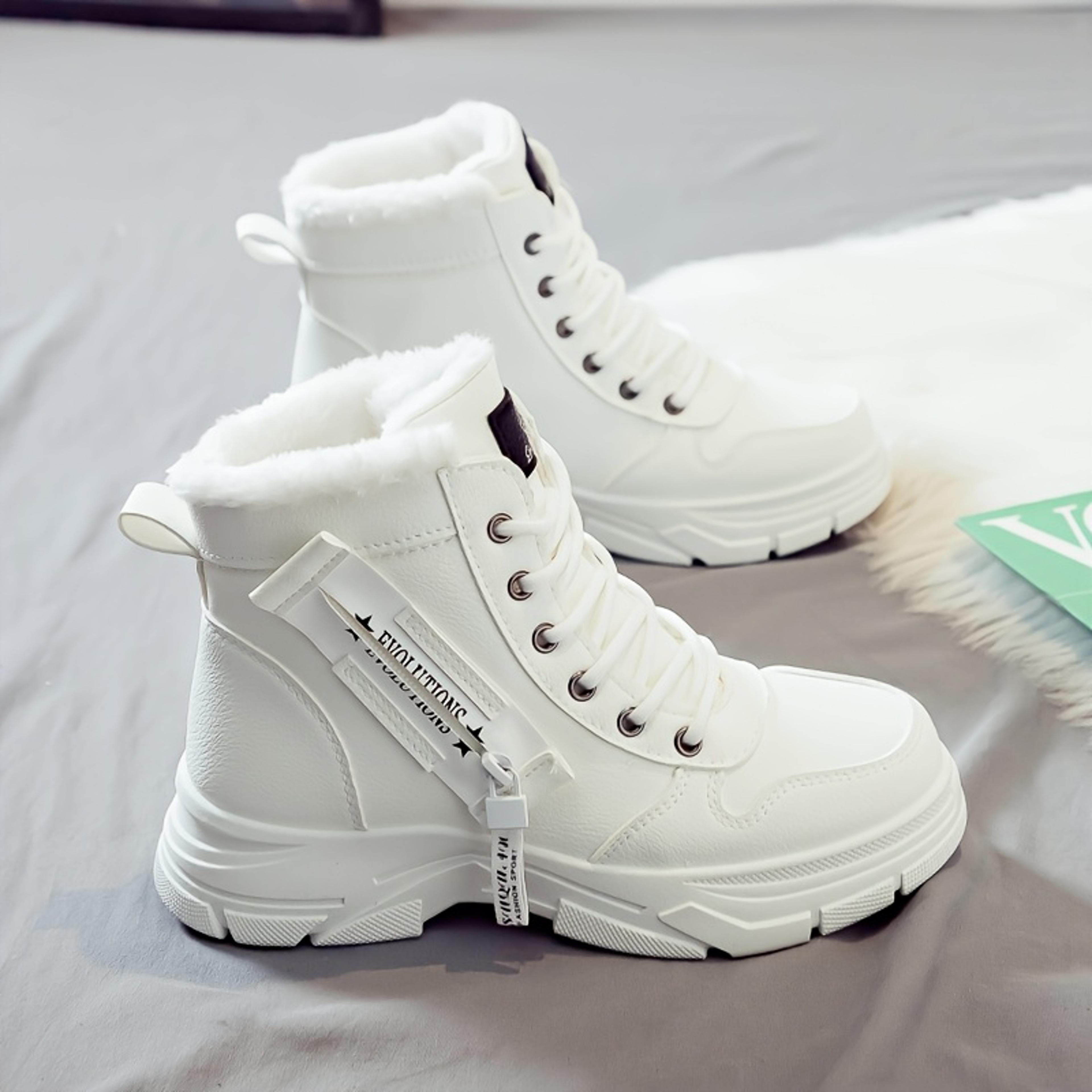short boot for women, winter boot with thick lining and insulation, stylish and versatile, women's ankle boot thick