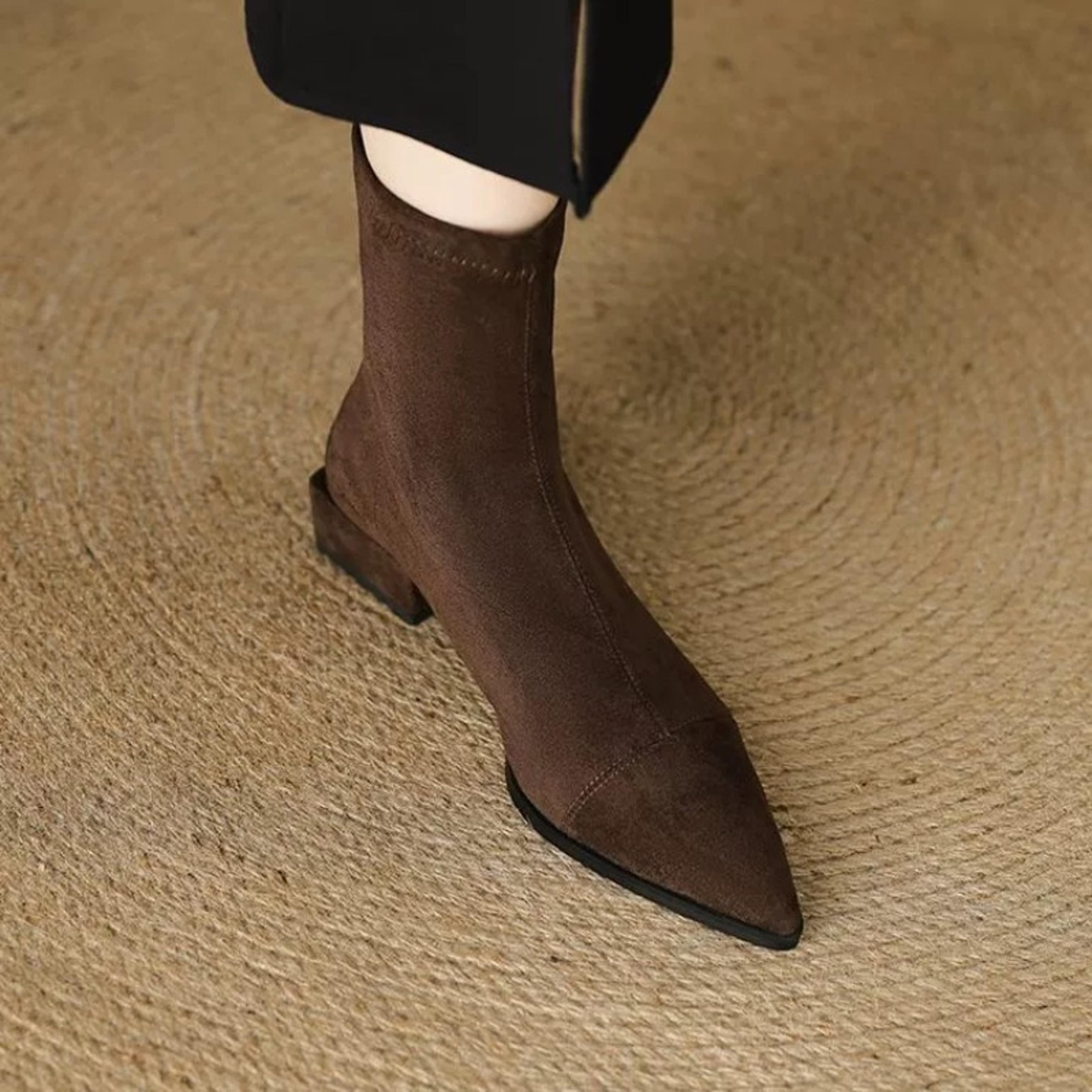 winter fashion pointed-toe plus-size women's boots with zippers slim low-heeled nude short boots