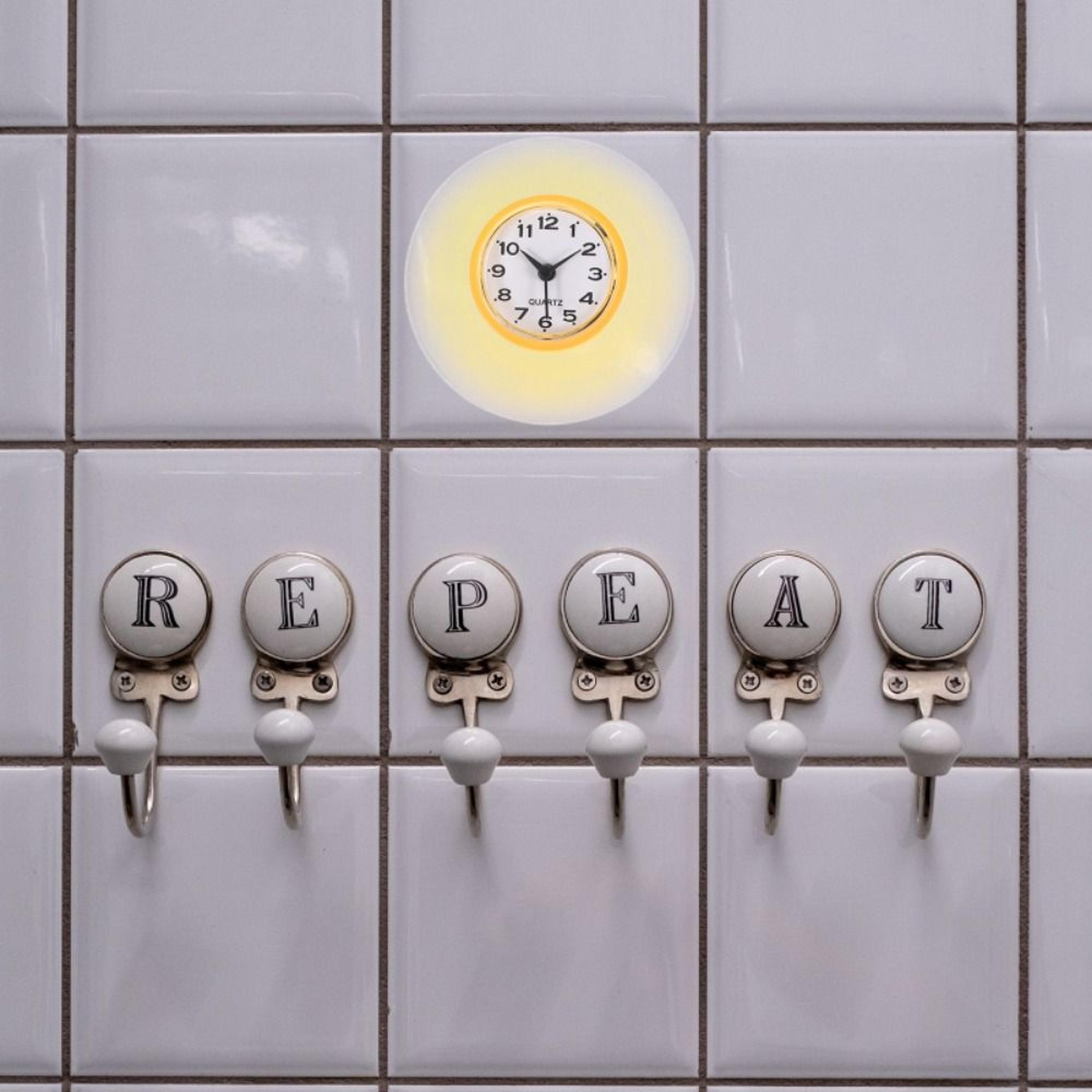 personality waterproof bathroom suction cup clock, anti-fog shower wall clock, simple design mirror sucker clock kitchen