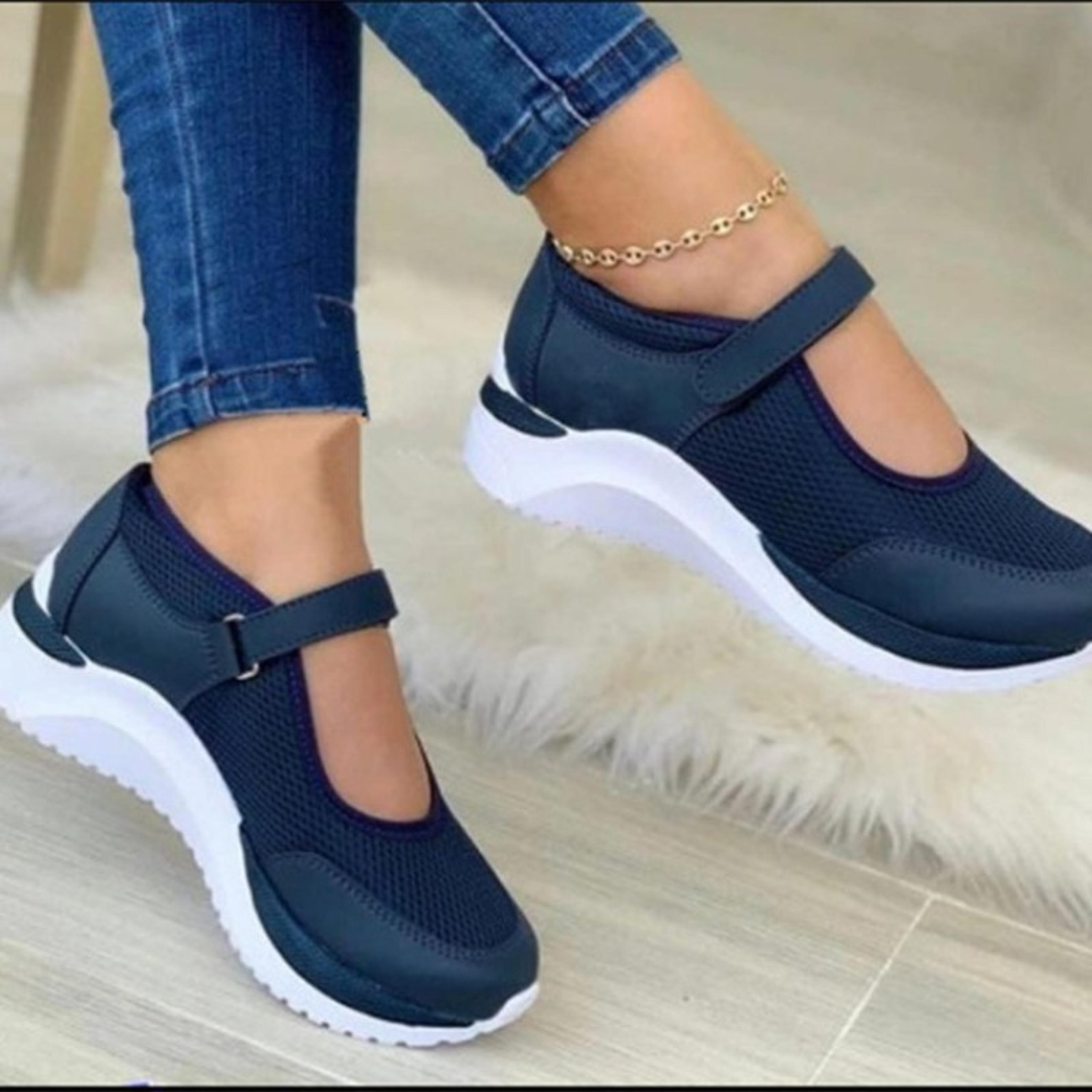 round head knitted womens sneakers, thick sole single shoes, casual grid shoes, large size, comfortable womens sneakers