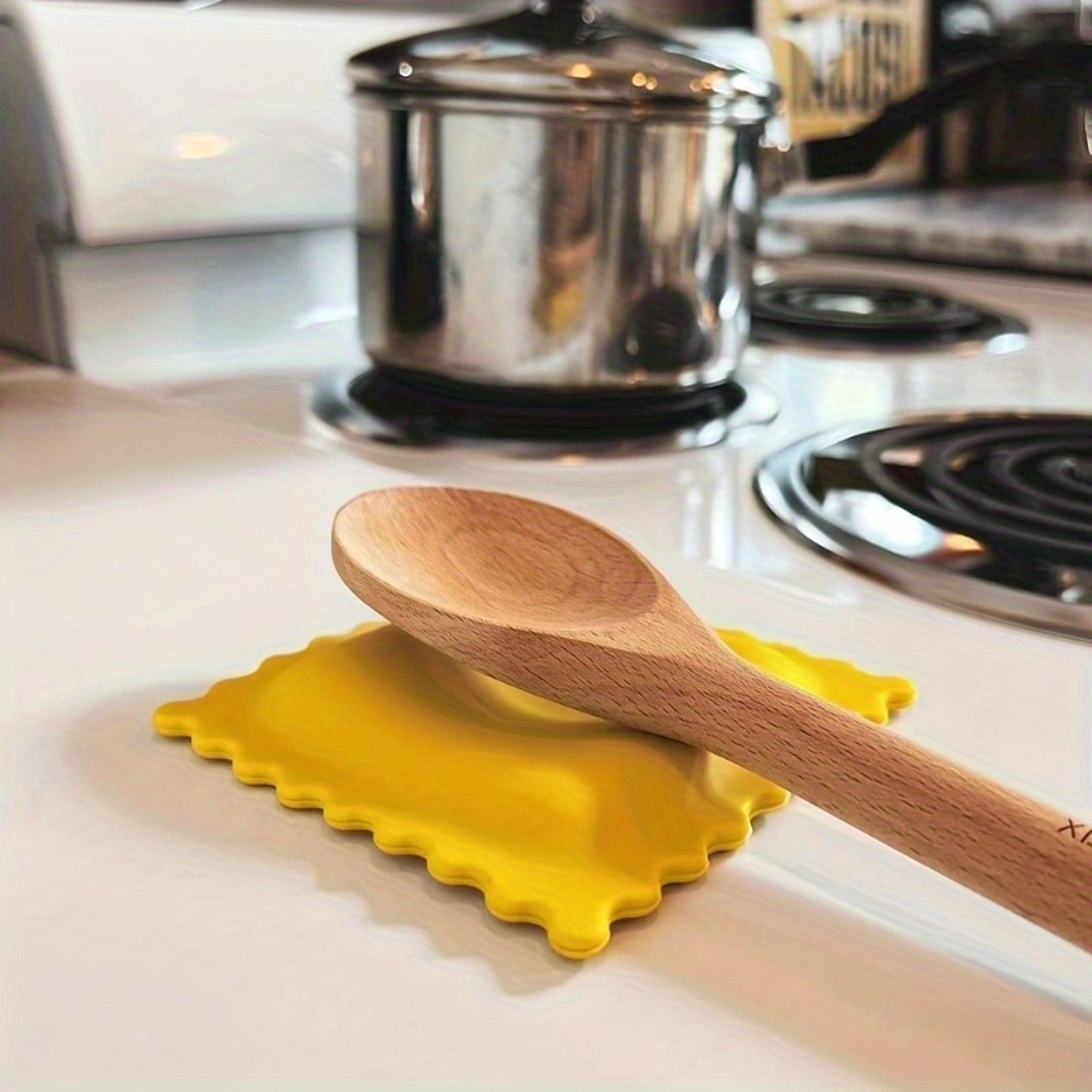 cute yellow silicone spoon rest, cartoon silicone spoon rest, heat-resistant, non-slip kitchen counter mat for spoons