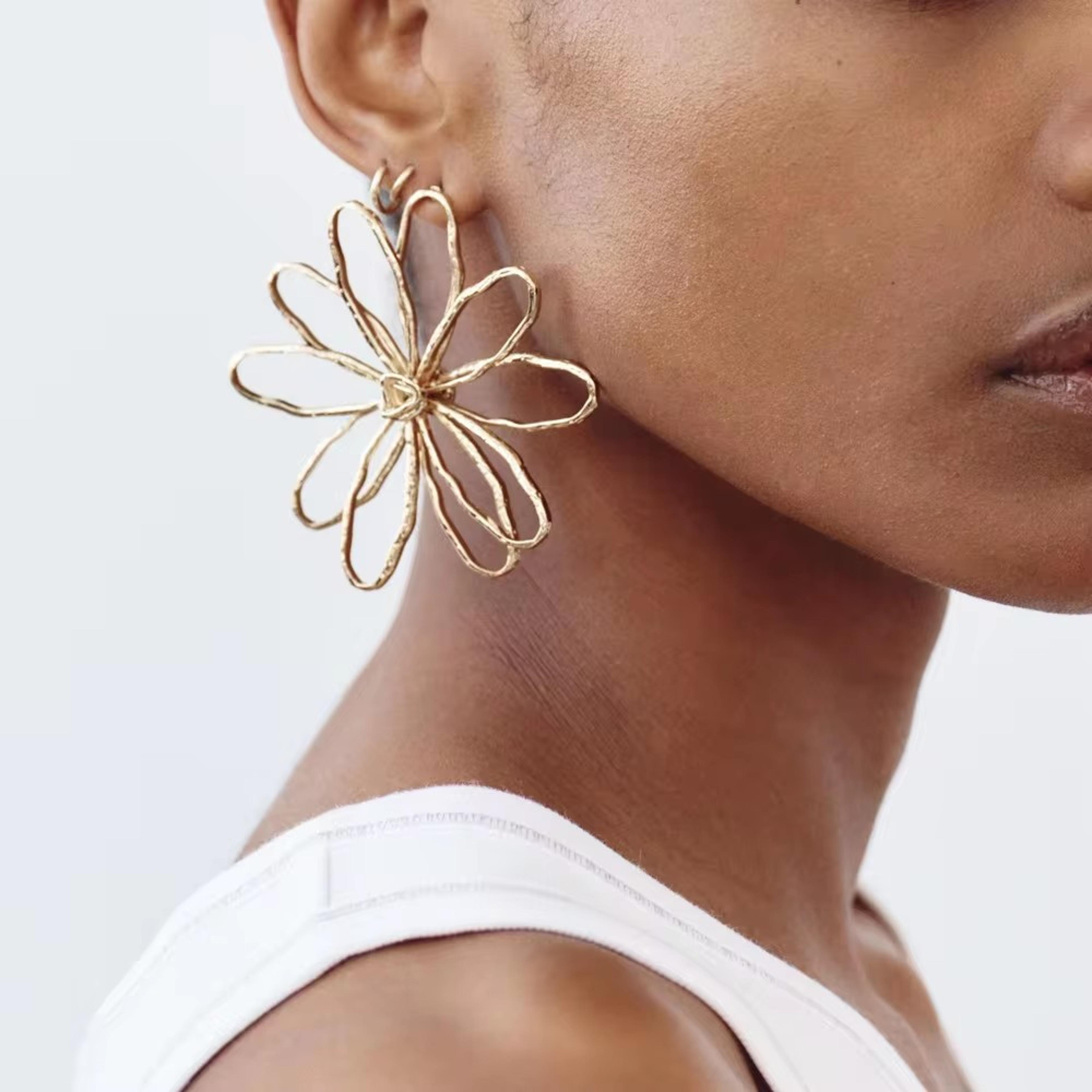 retro hollow vedawas flower earrings, elegant women accessories, simple banquet and wedding party jewelry