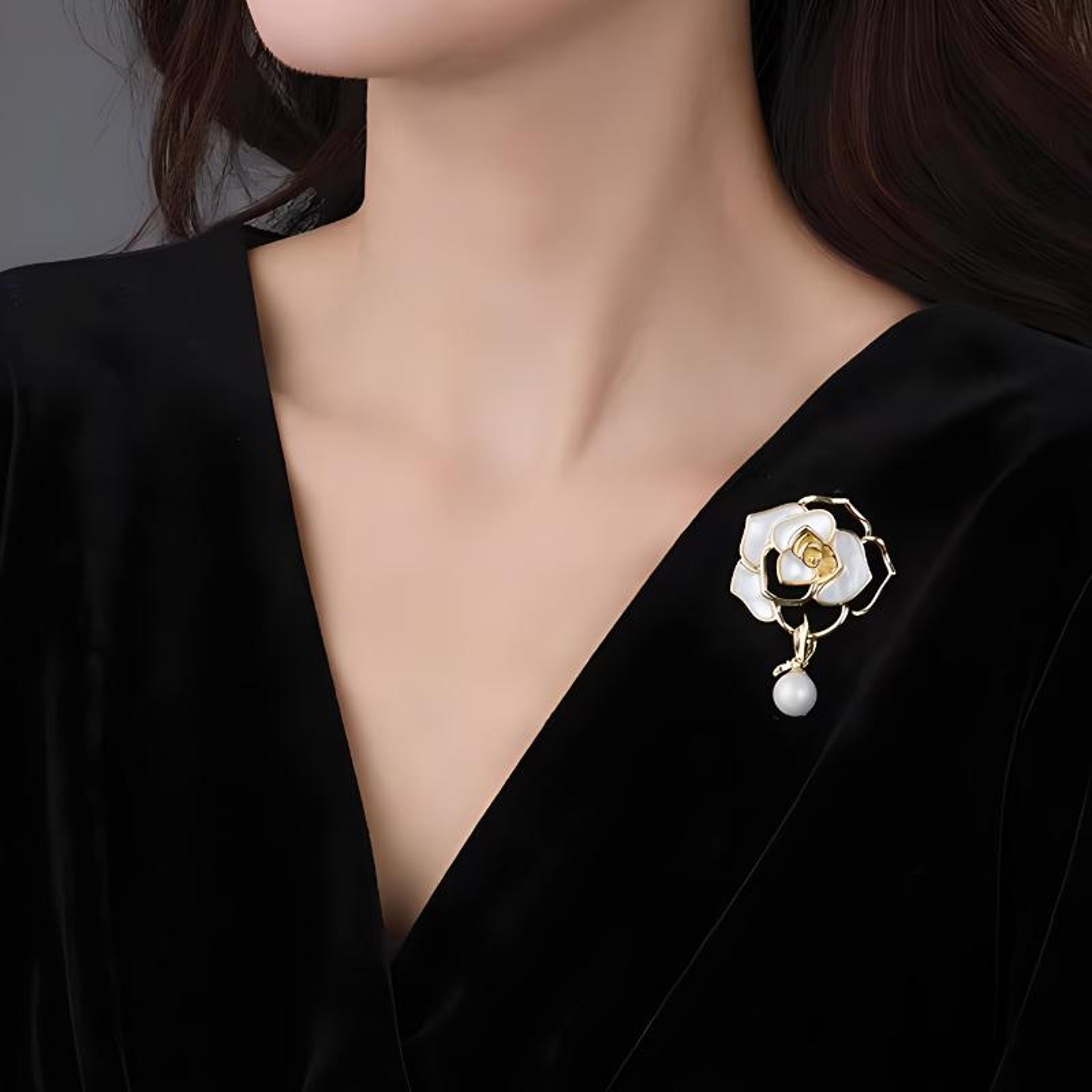 creative metal brooches, stylish camellia imitation pearl, women pins, event gifts, funny luxury decoration for friends