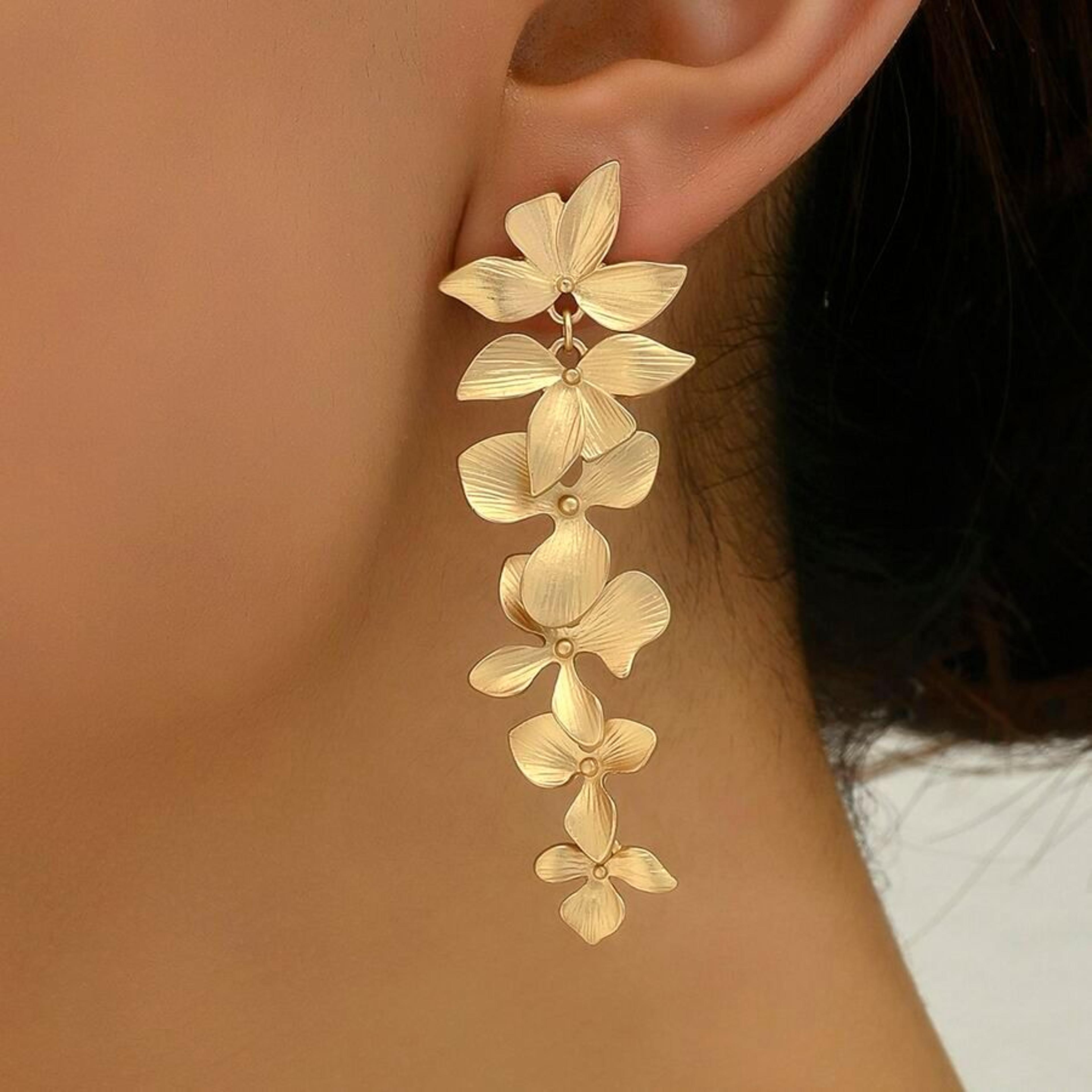 vintage gold leaf dangle earrings women's charming flower design long drop earrings