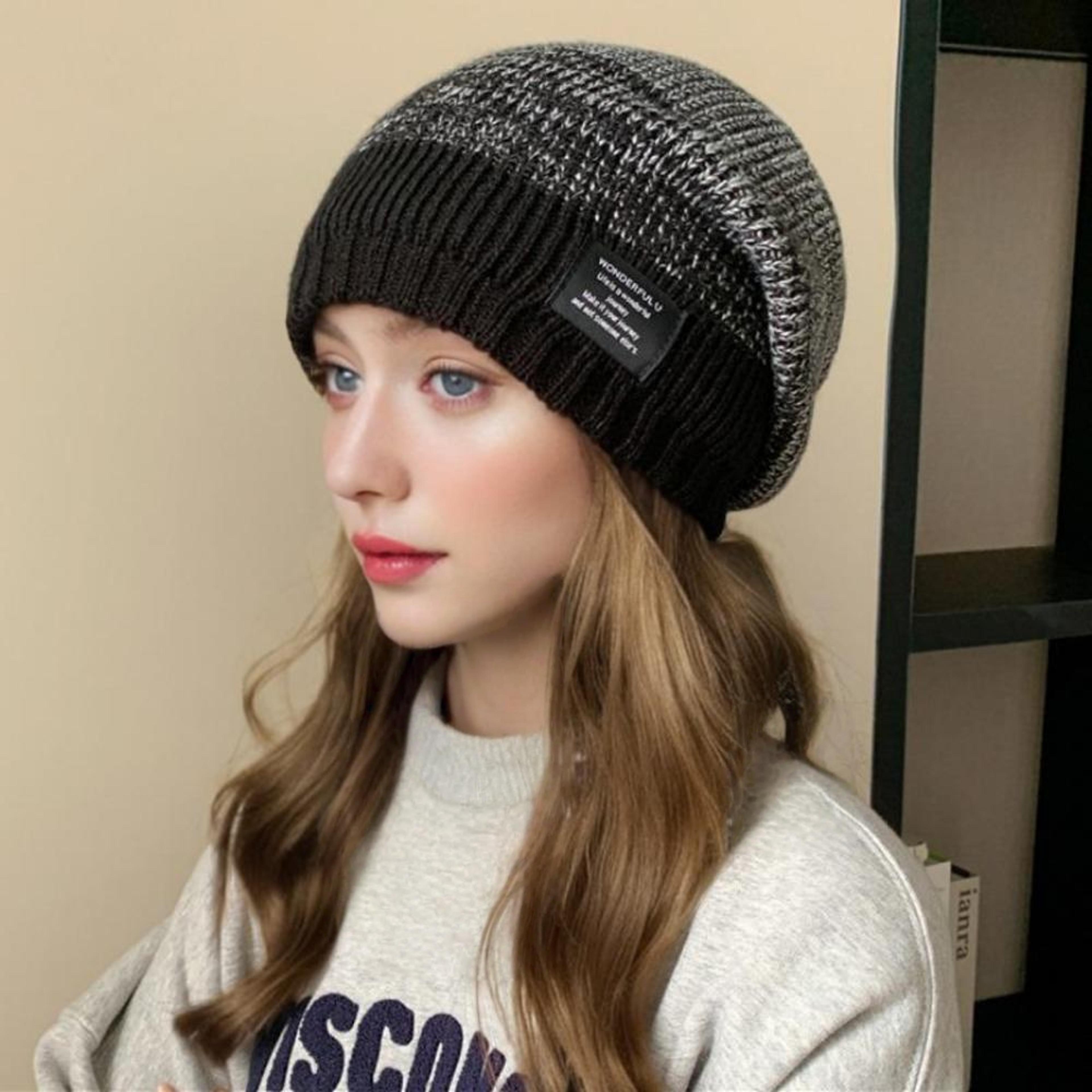 female winter mixing color label decor knitted hats, hot sale women slouchy winter hats, plush fur lined beanie cap