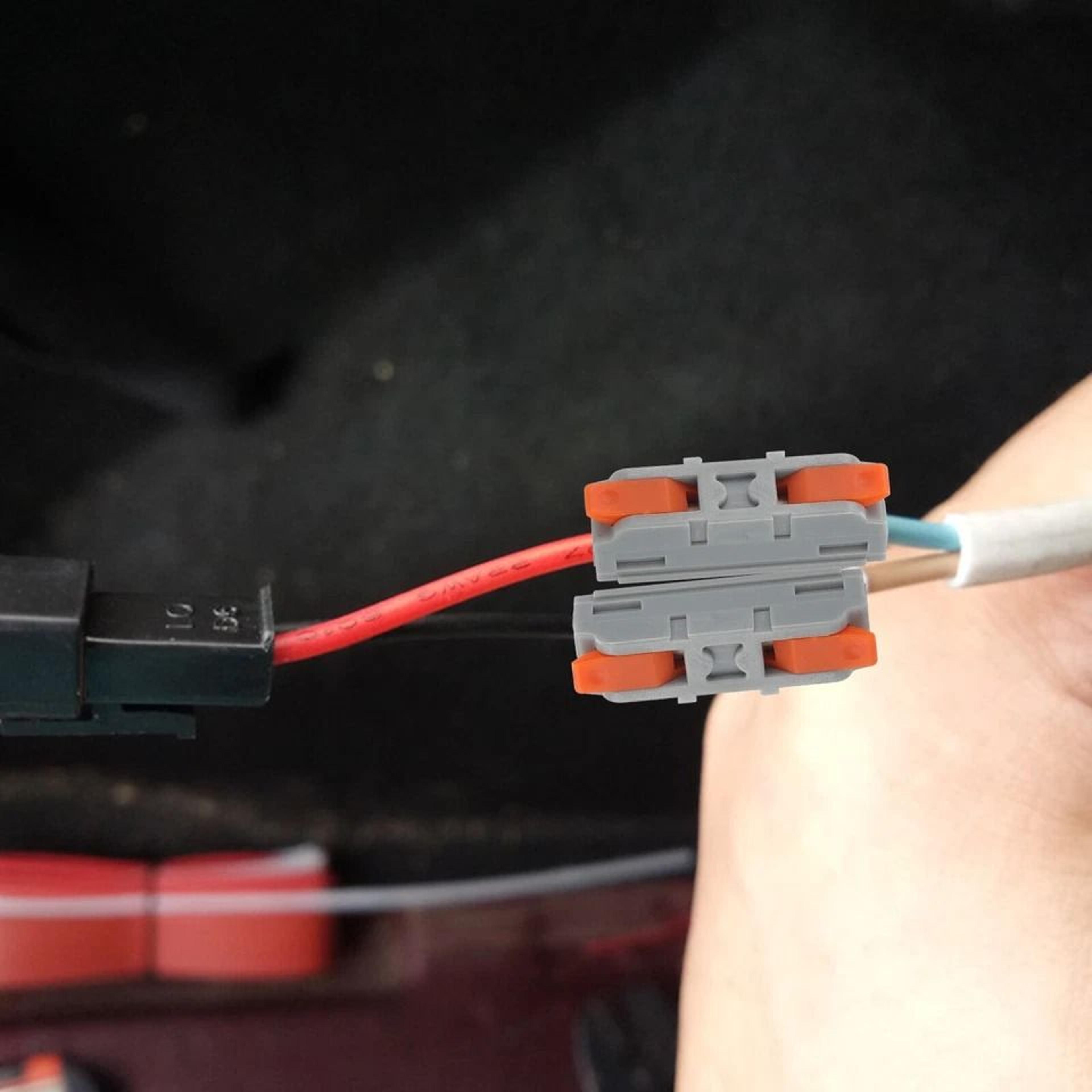 quick connect lever terminals, compact wire connectors for inline splicing, simple tool-free electrical connections