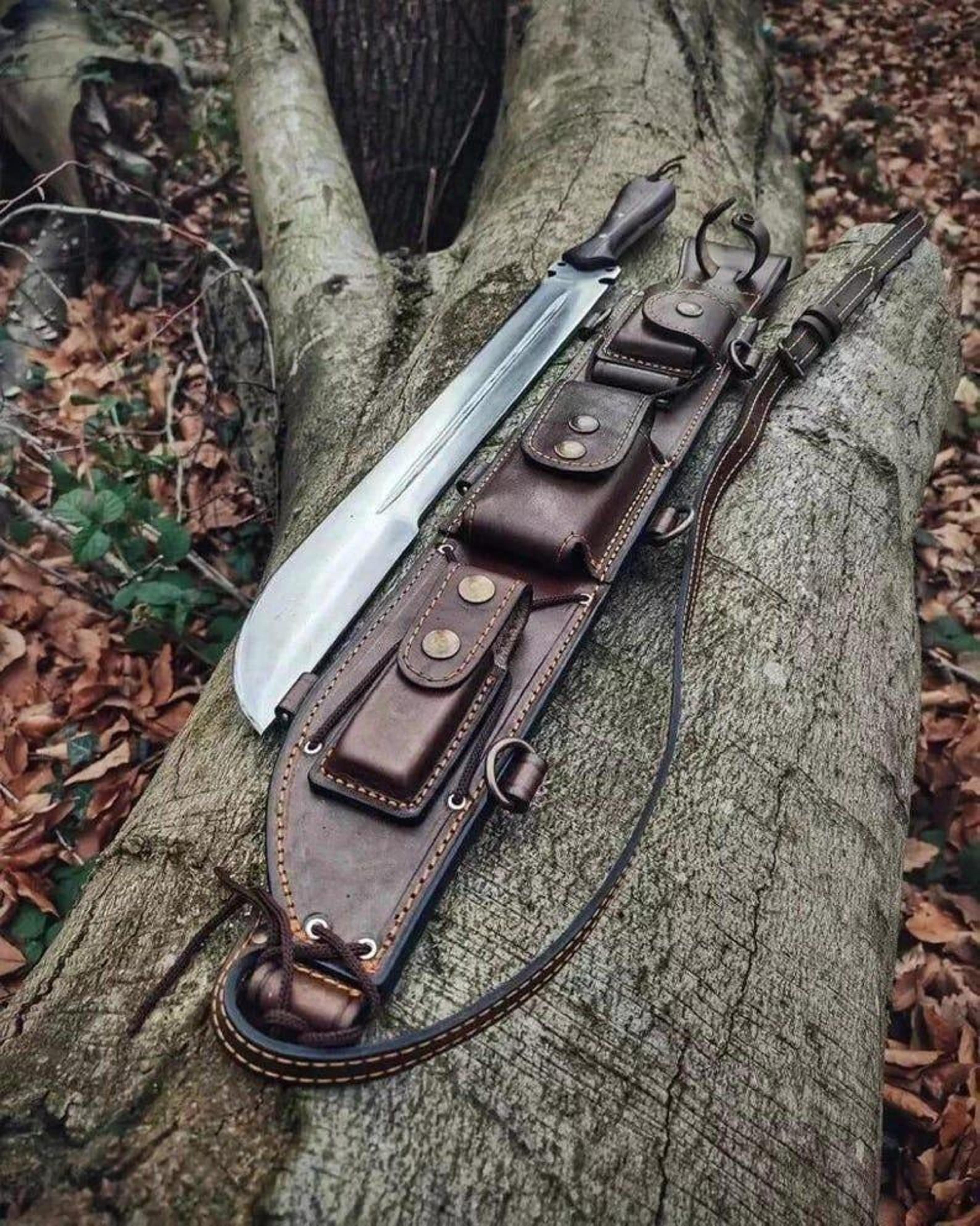 carbon steel machete with full tang blade and rosewood handle - perfect for collectors and outdoor enthusiasts