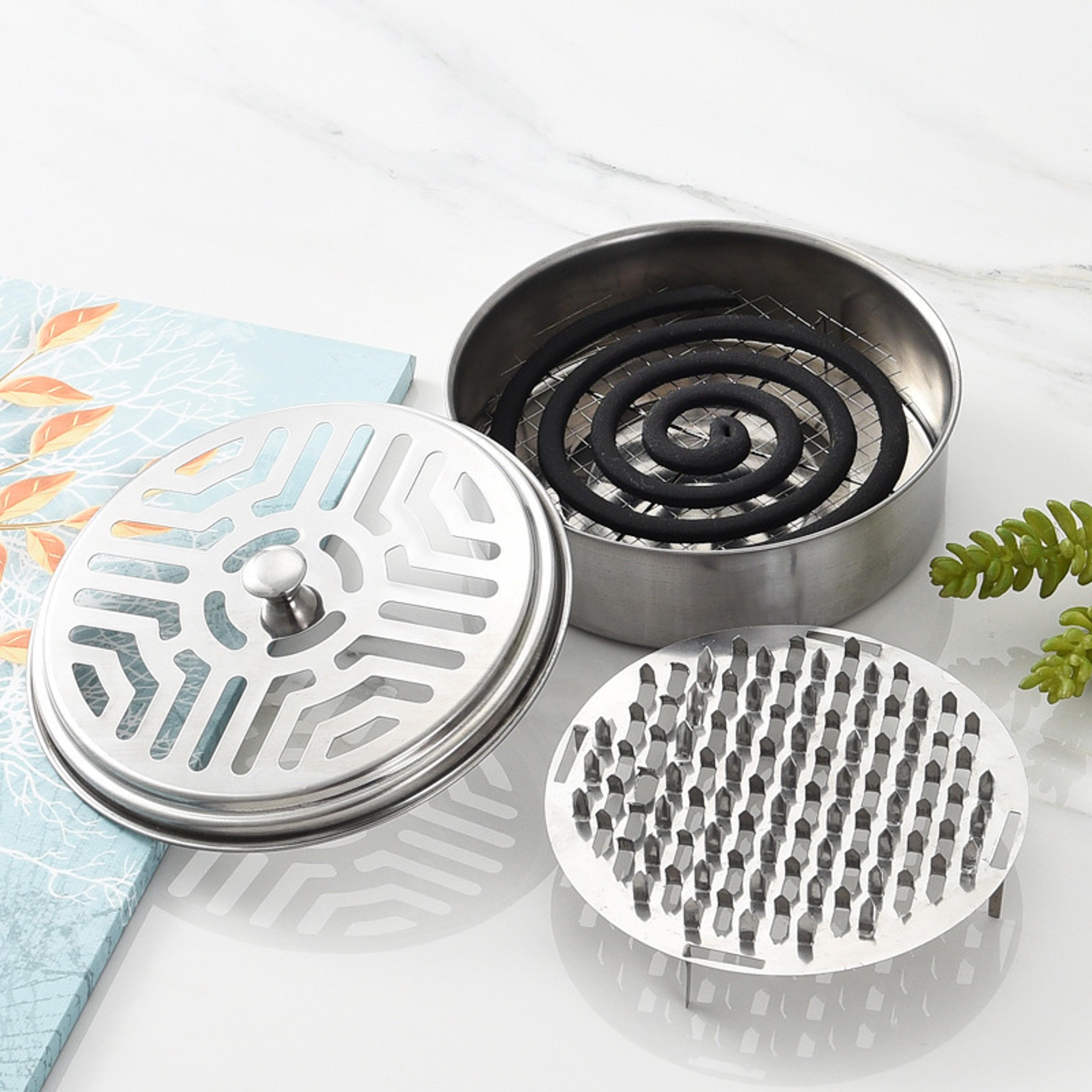 fireproof mosquito coil box with round lid, serrated outdoor coil holder, iron aromatherapy tray for summer nights