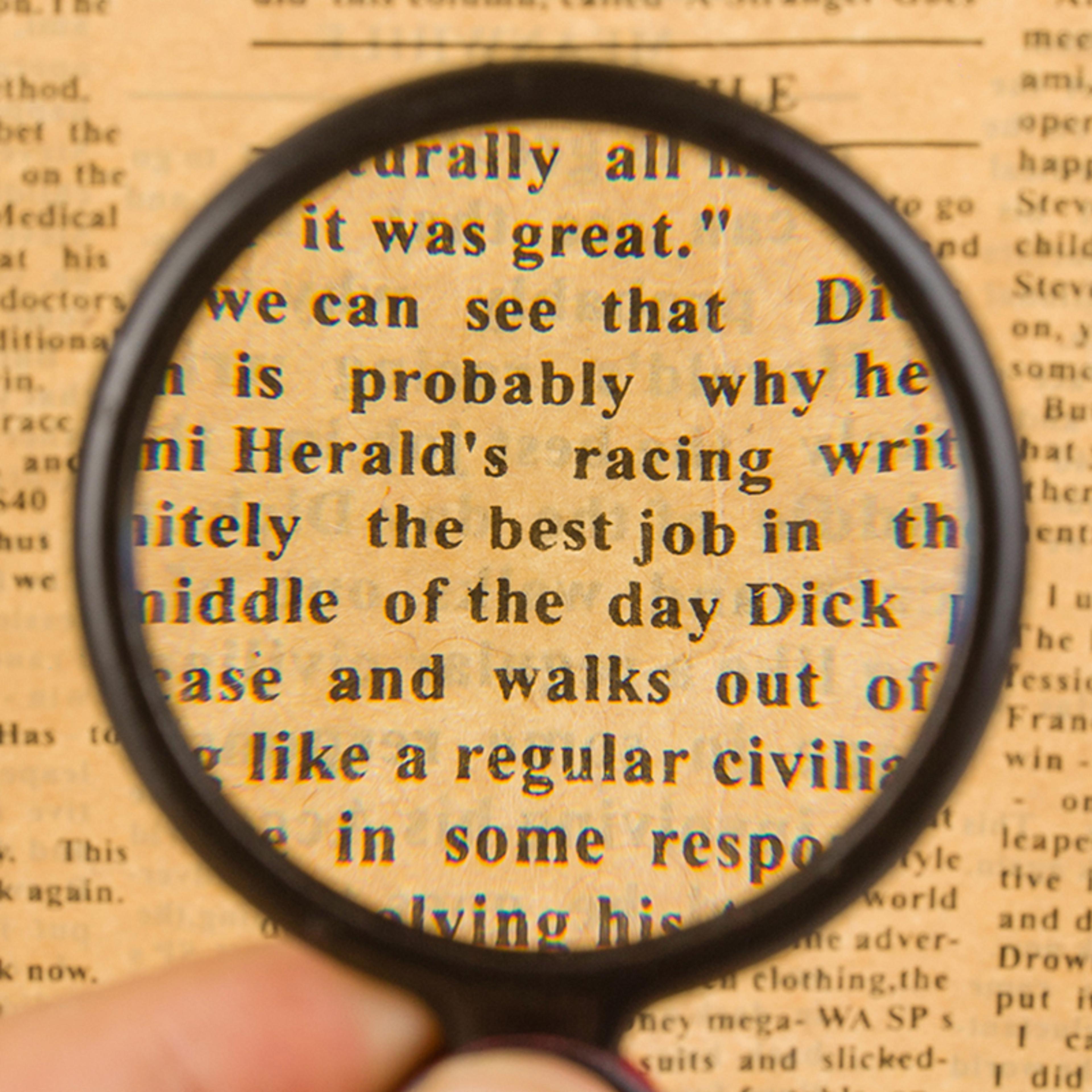 mini magnifying glass with leather case - portable handheld jewelry and newspaper reader