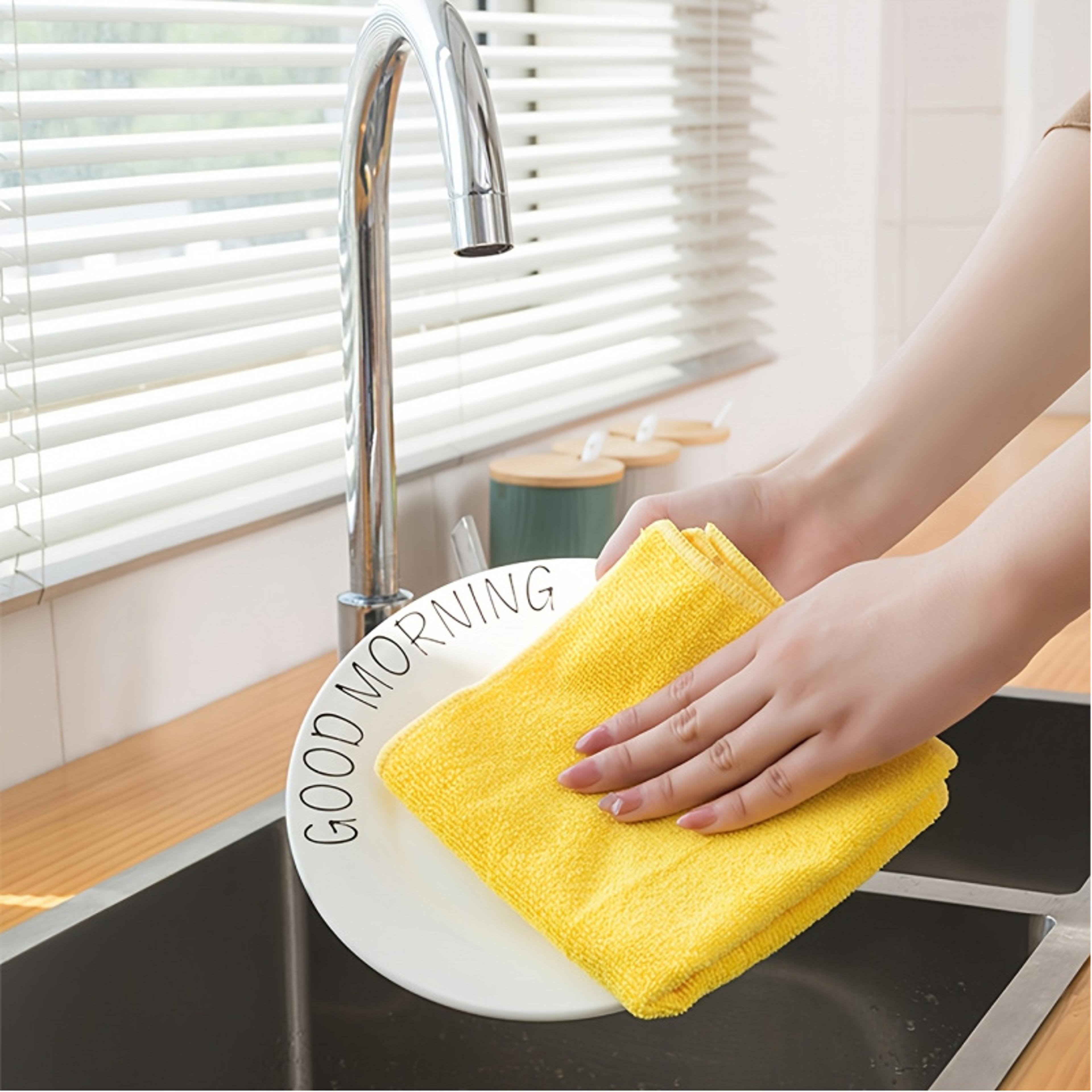 ultra absorbent microfiber cleaning cloths for kitchen, bathroom & glass streak free multi surface cleaning