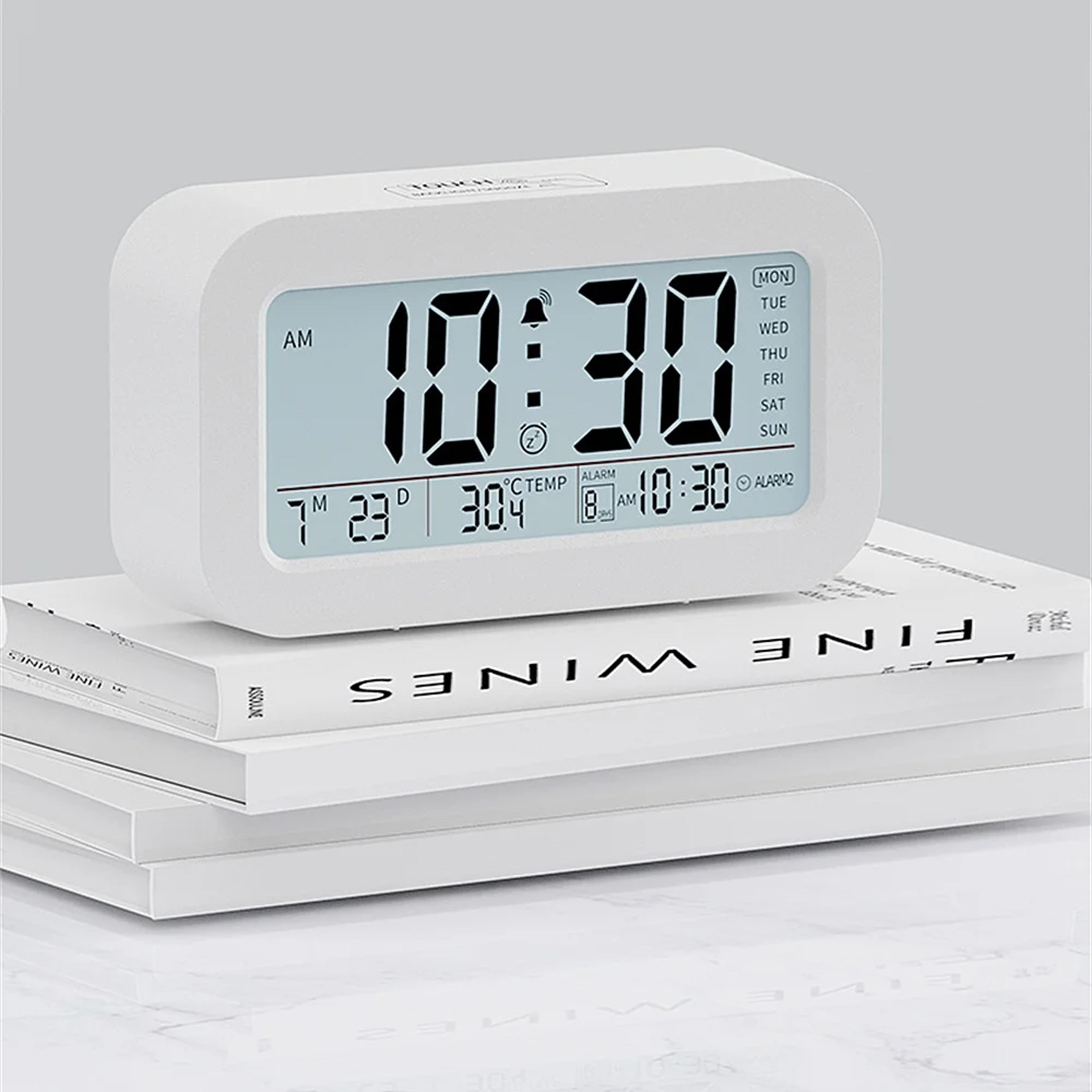digital alarm clock with temperature display, alarms, snooze & backlight battery powered lcd bedside clock