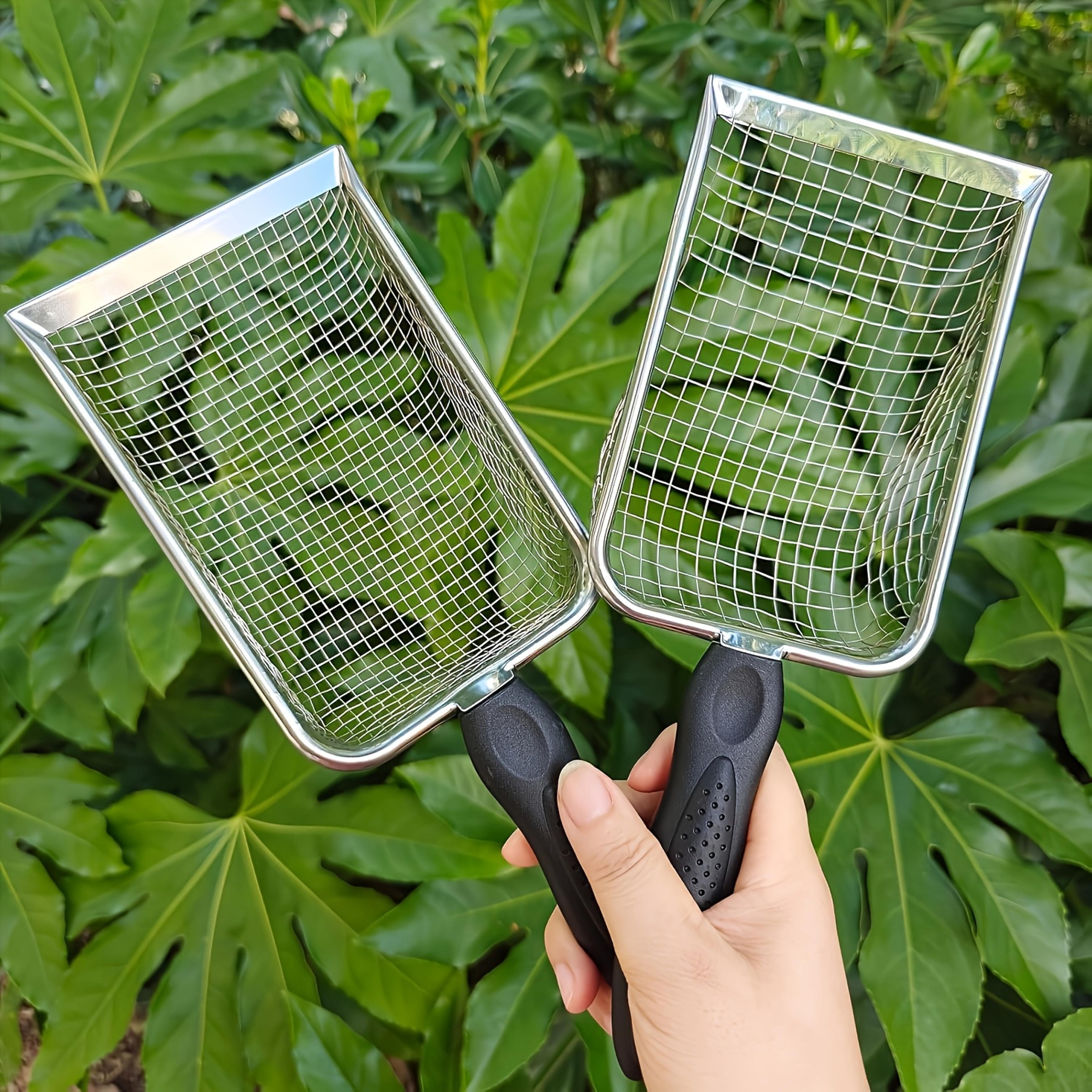 heavy duty soil sieve with ergonomic handle for garden sifter, compost & soil screening