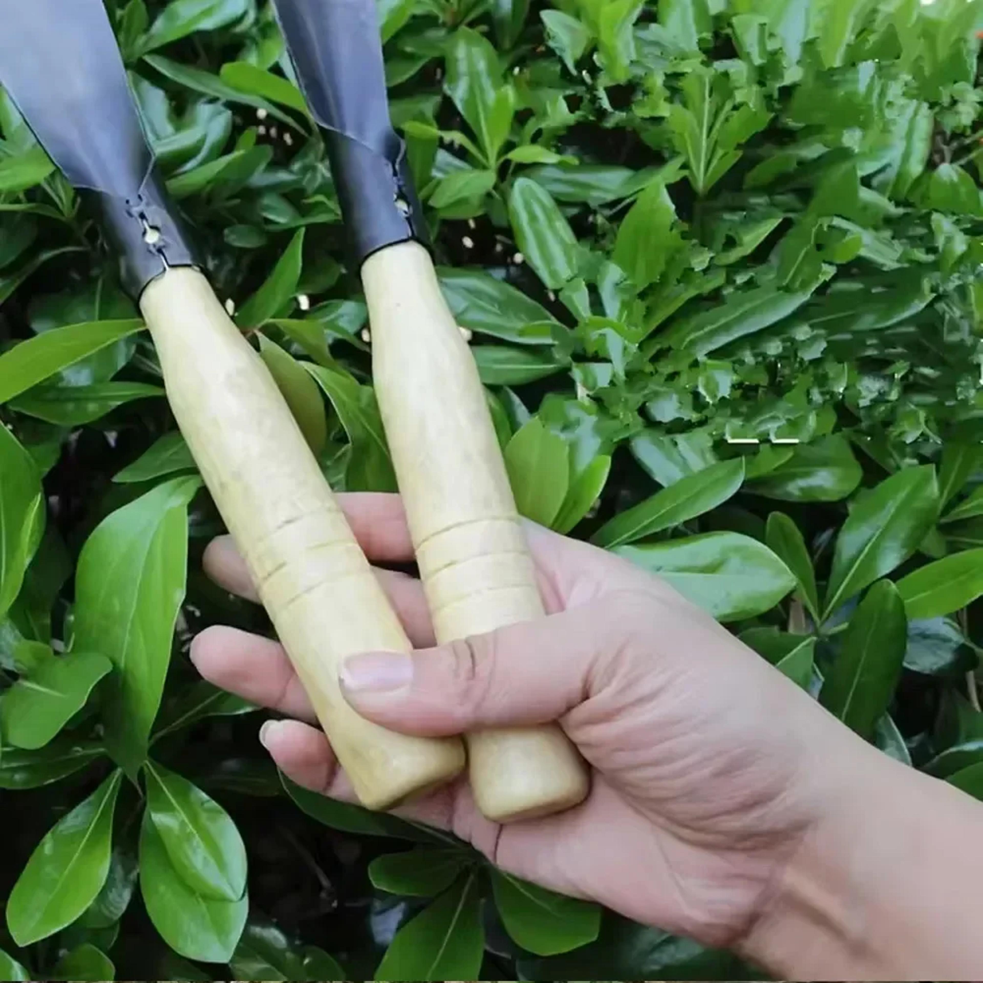 heavy duty garden shovel and weeding tool for planting digging and soil loosening