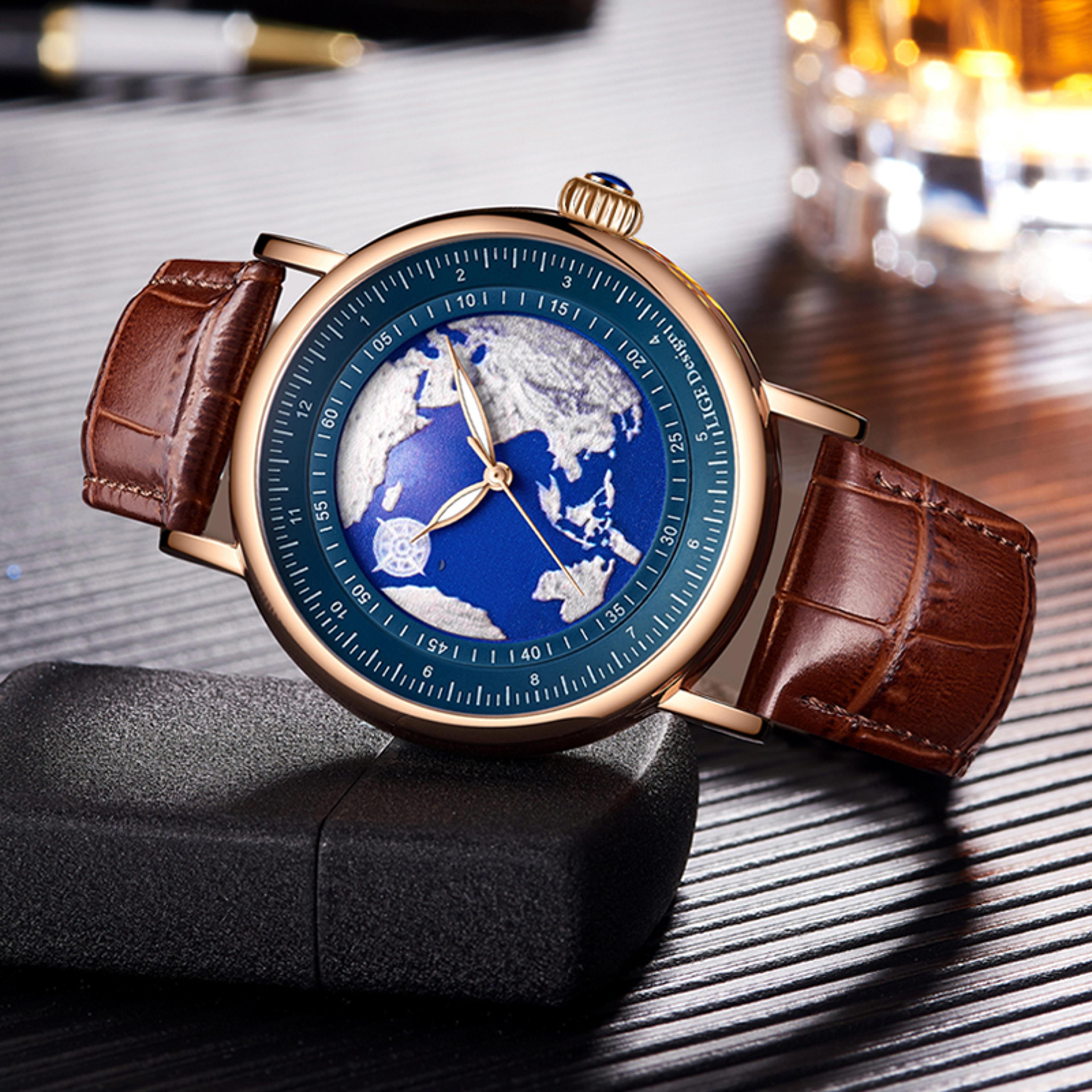 luxury waterproof quartz watch for men with leather strap and military style